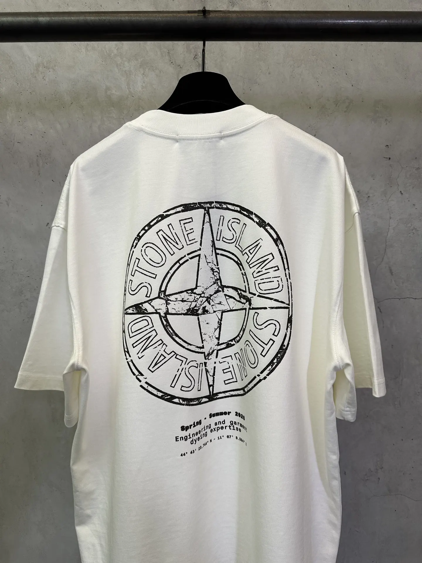 Stone Island Compass Logo Heavyweight Cotton T-Shirt D22012338 — view 5
