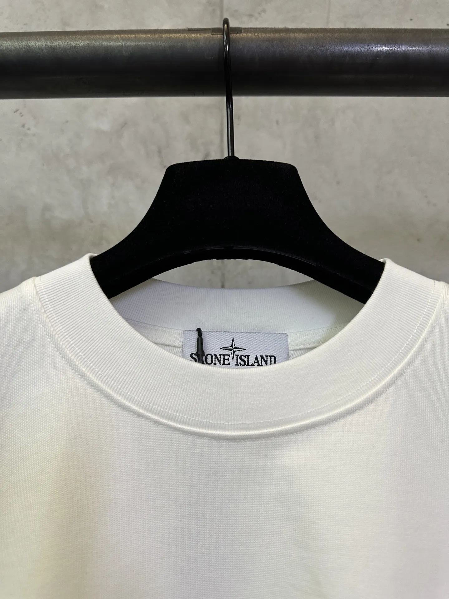 Stone Island Compass Logo Heavyweight Cotton T-Shirt D22012338 — view 7