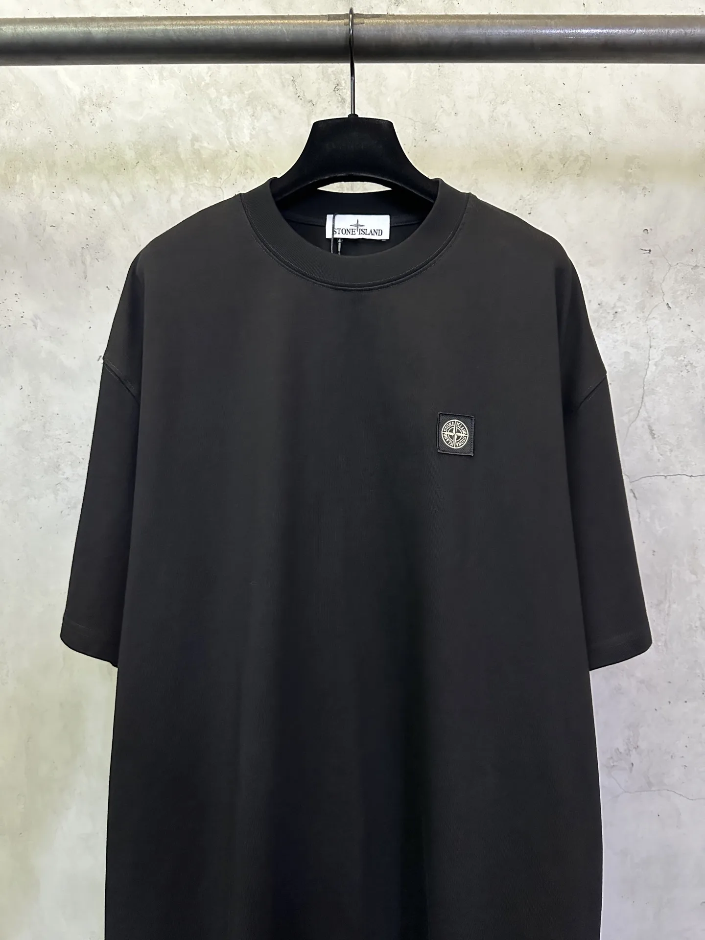 Compass Logo Embroidered Heavyweight T-Shirt D22012346 — view 3