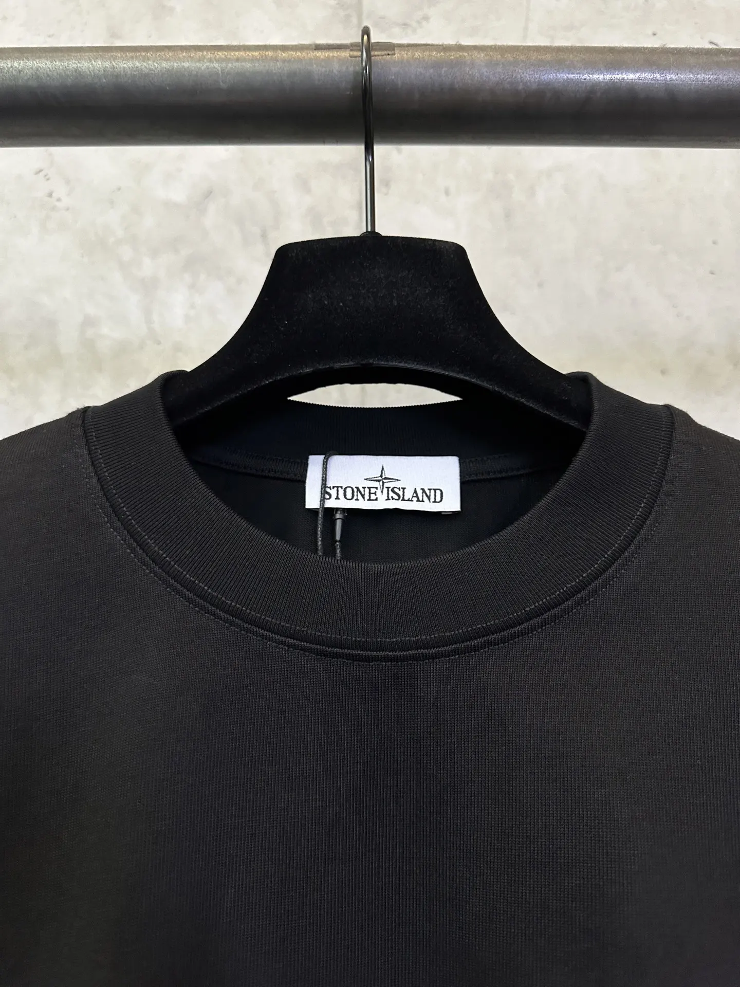 Compass Logo Embroidered Heavyweight T-Shirt D22012346 — view 7