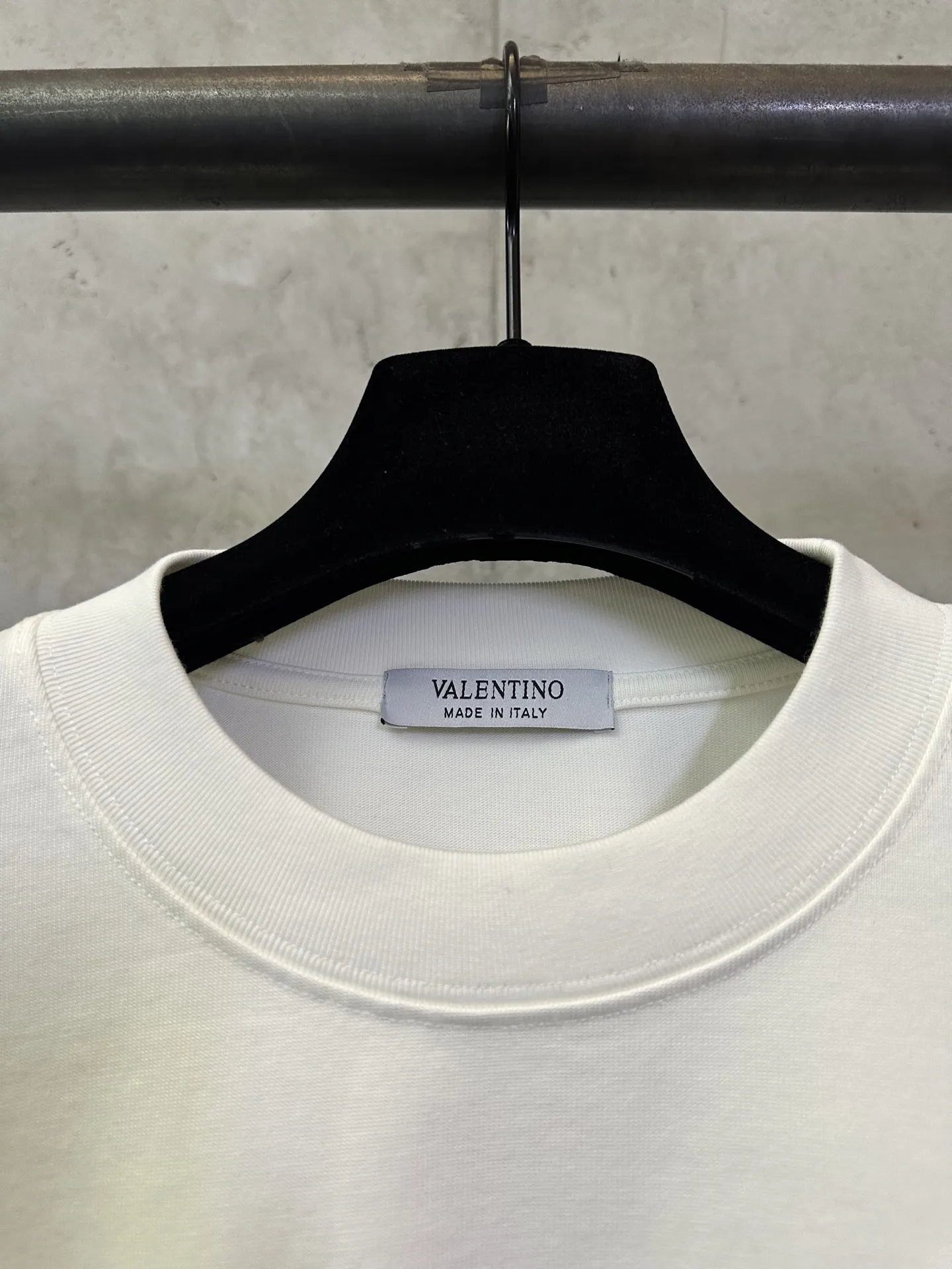 VLTN Logo Print Heavyweight Cotton T-Shirt D22012507 — view 7
