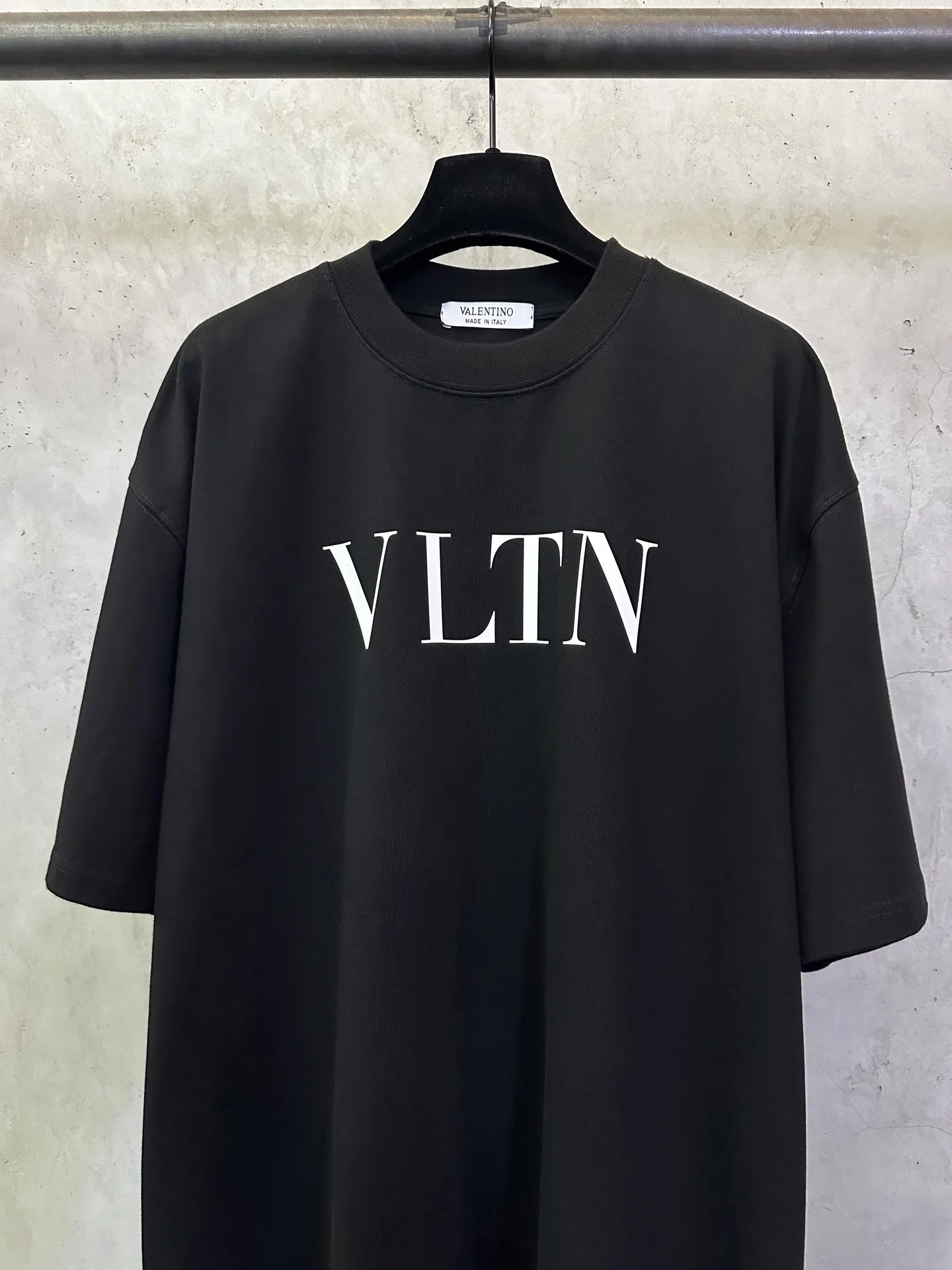 VLTN Logo Print Heavyweight Cotton T-Shirt D22012508 — view 3
