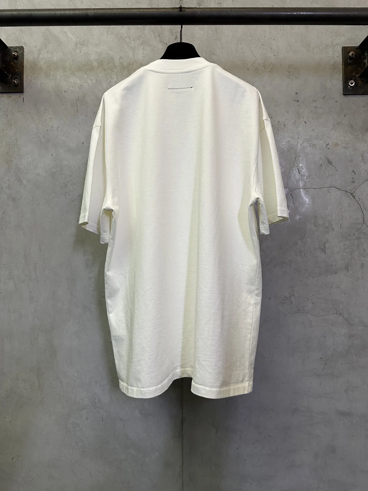 MM6 Logo Patch Heavyweight Cotton T-Shirt D22012386 — view 2