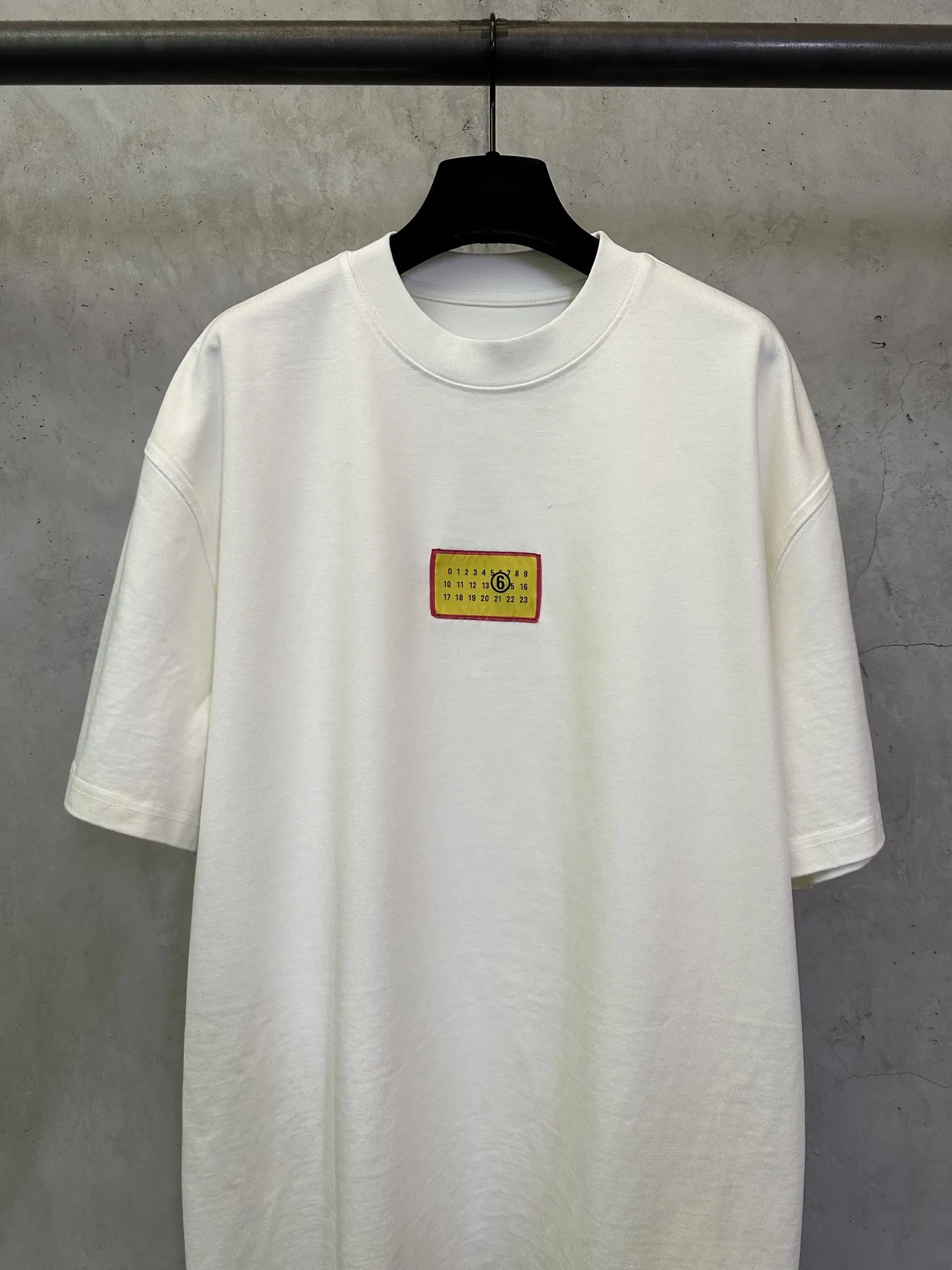 MM6 Logo Patch Heavyweight Cotton T-Shirt D22012386 — view 3