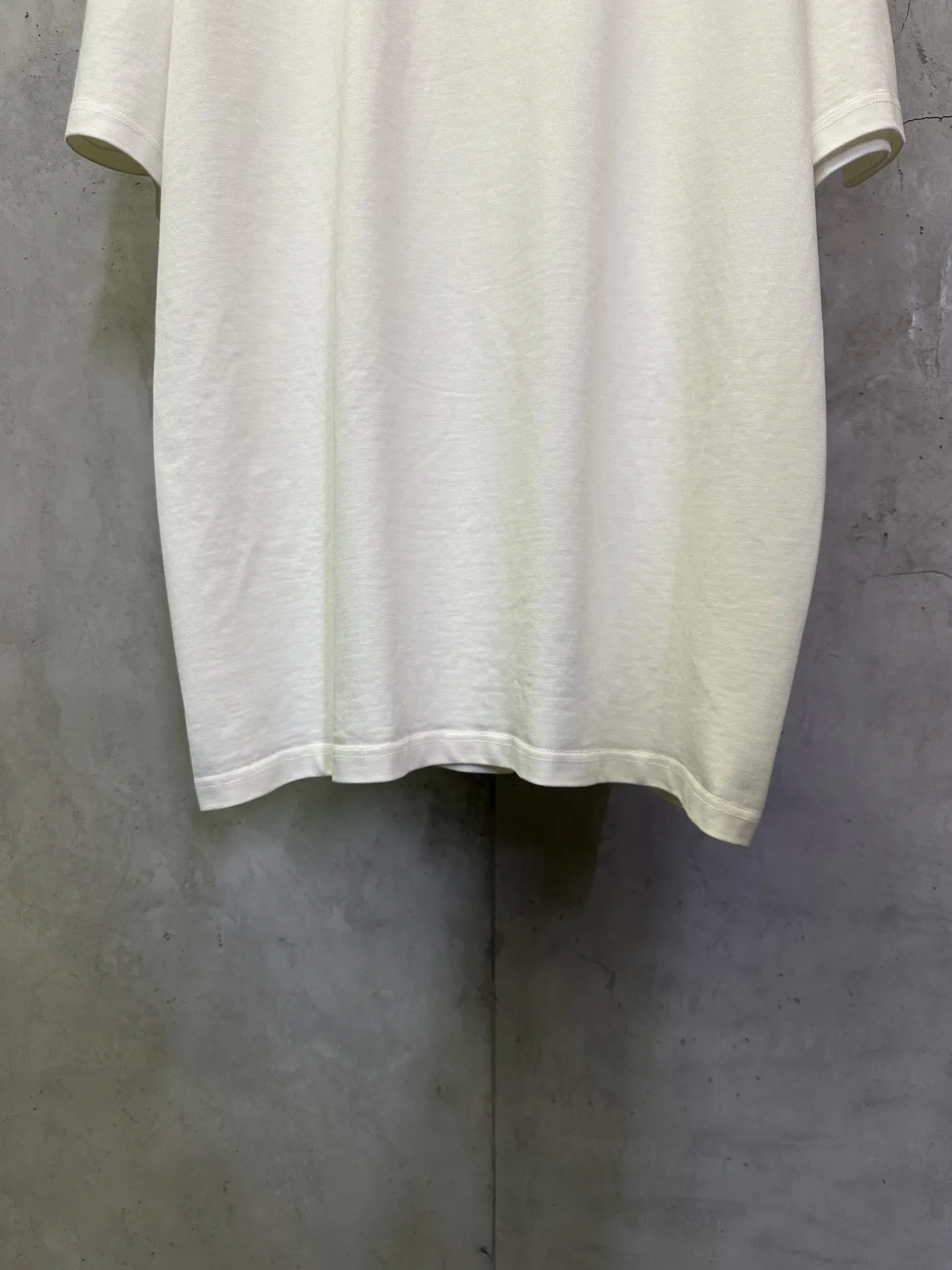 MM6 Logo Patch Heavyweight Cotton T-Shirt D22012386 — view 4