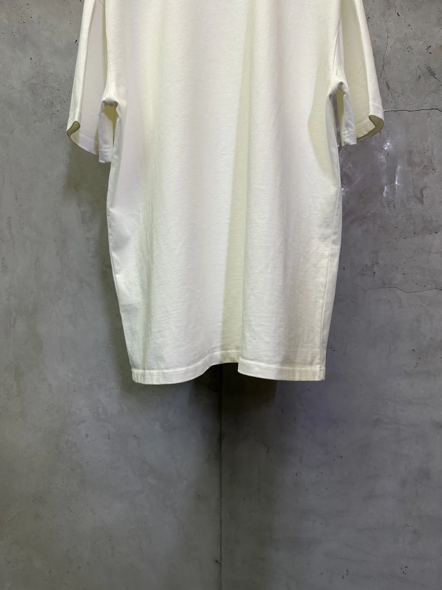 MM6 Logo Patch Heavyweight Cotton T-Shirt D22012386 — view 6