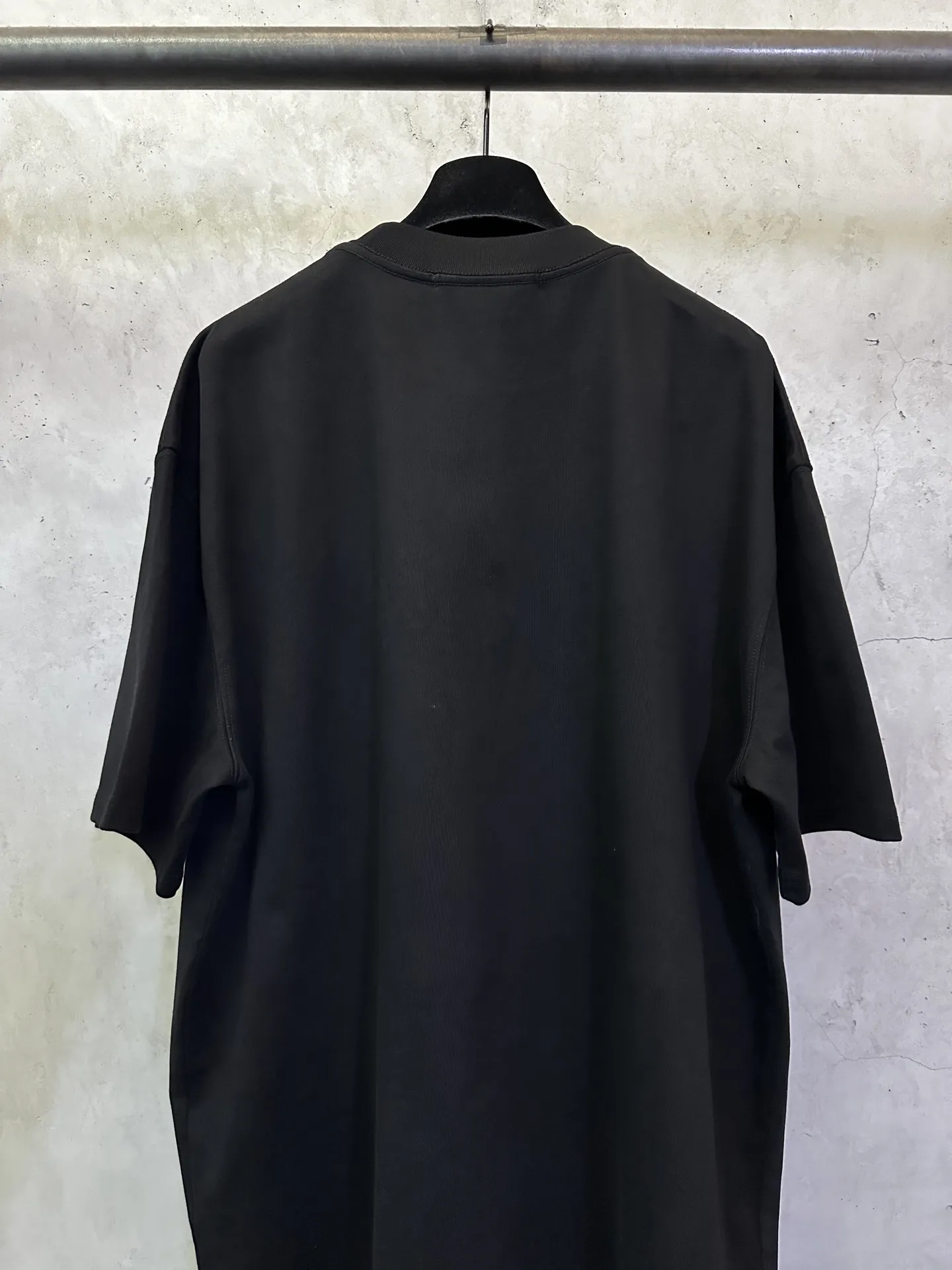 Pearl Logo Heavyweight Cotton T-Shirt D22512371 — view 5