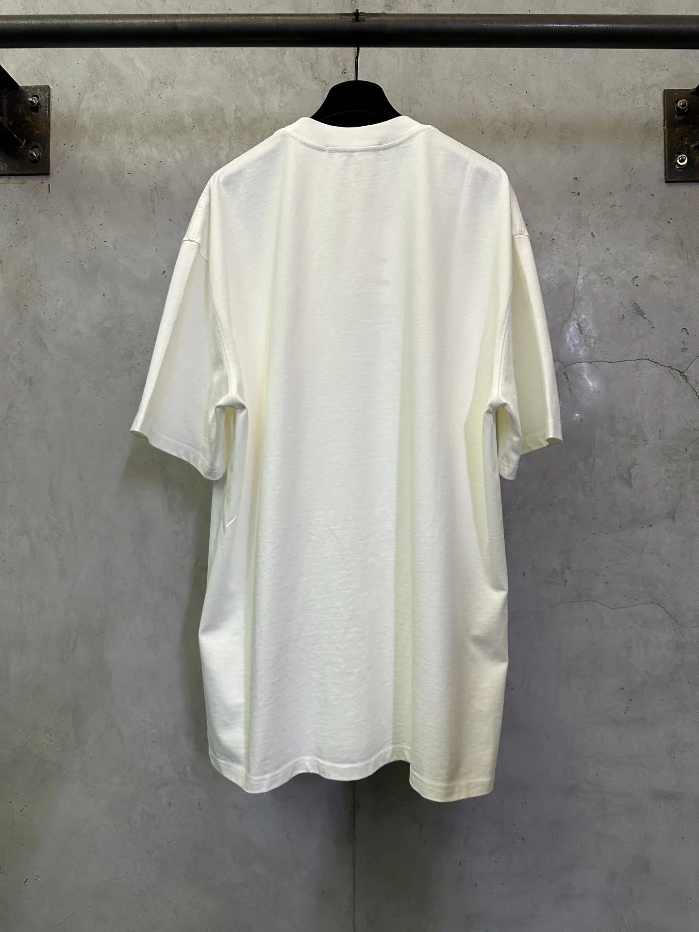 Embellished Logo Heavyweight Cotton T-Shirt D22512372 — view 2