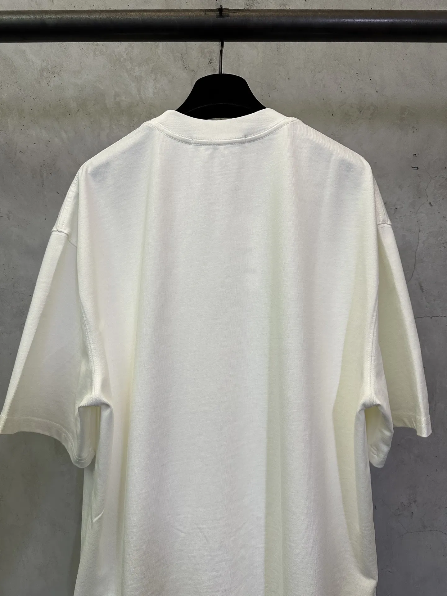 Embellished Logo Heavyweight Cotton T-Shirt D22512372 — view 5