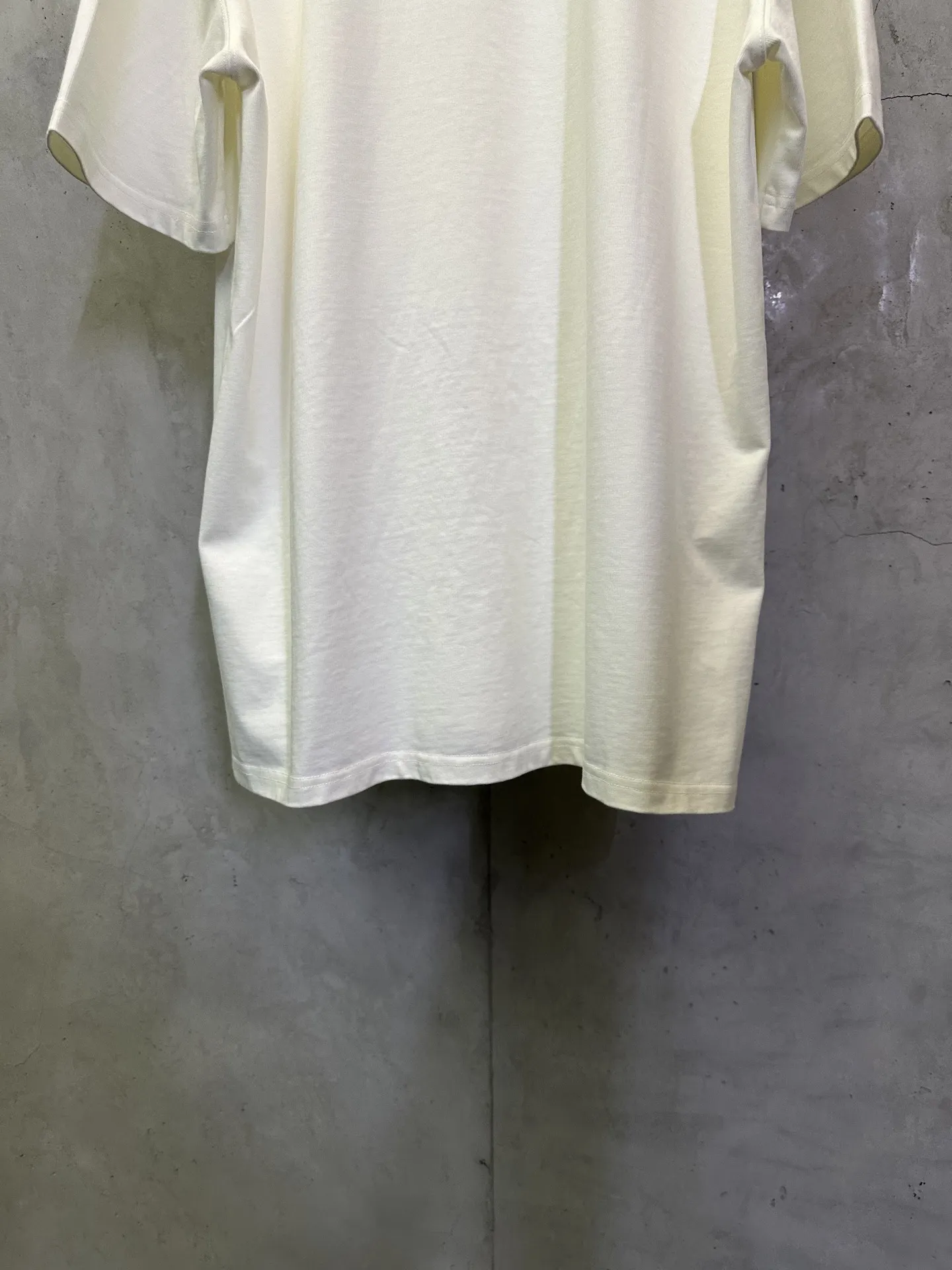 Embellished Logo Heavyweight Cotton T-Shirt D22512372 — view 6