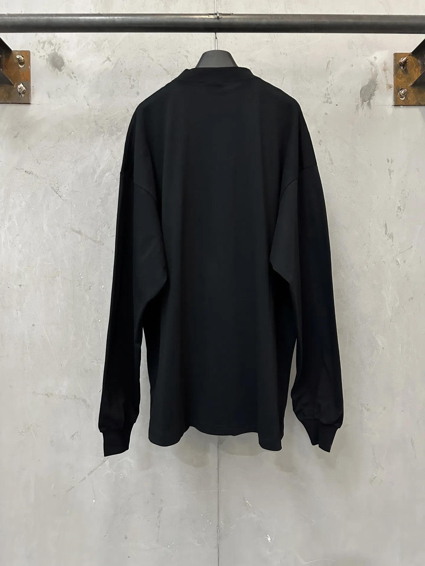 Rainbow Gradient Logo Long-Sleeve T-Shirt D23022203 — view 2