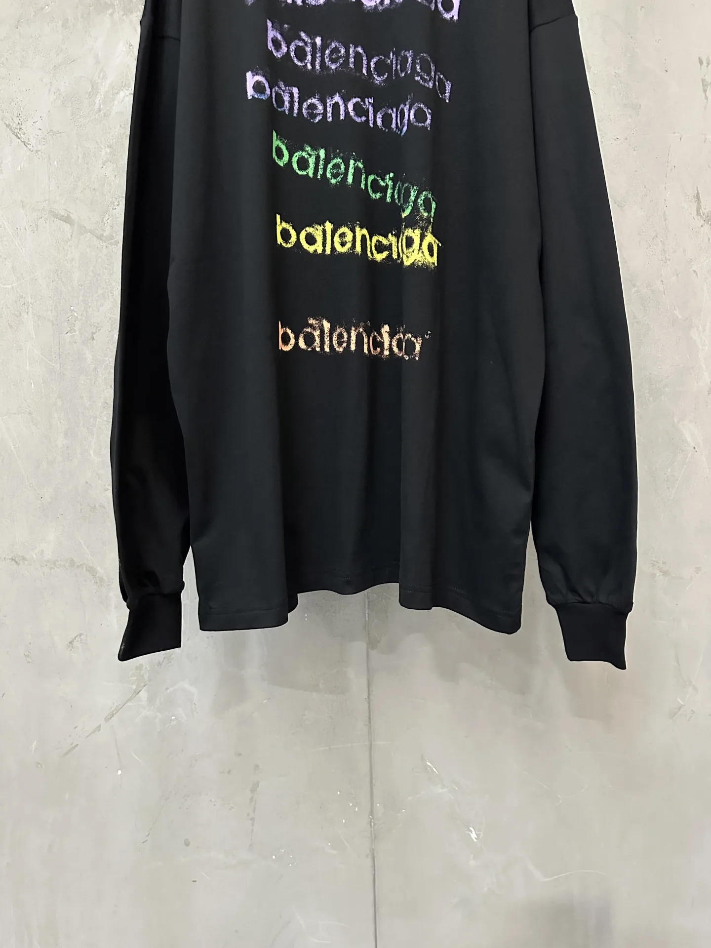 Rainbow Gradient Logo Long-Sleeve T-Shirt D23022203 — view 4