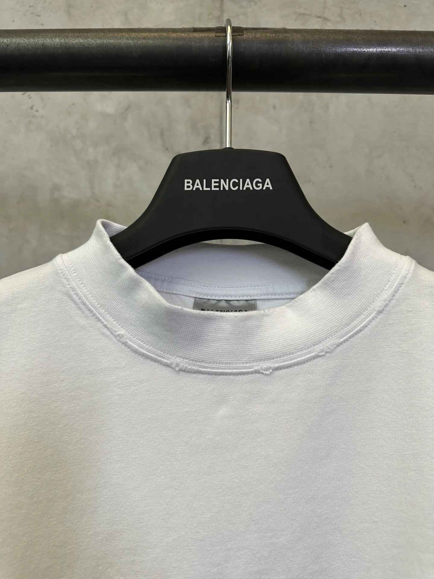 Gaffer Tape Logo Oversized T-Shirt D23012331 — view 7