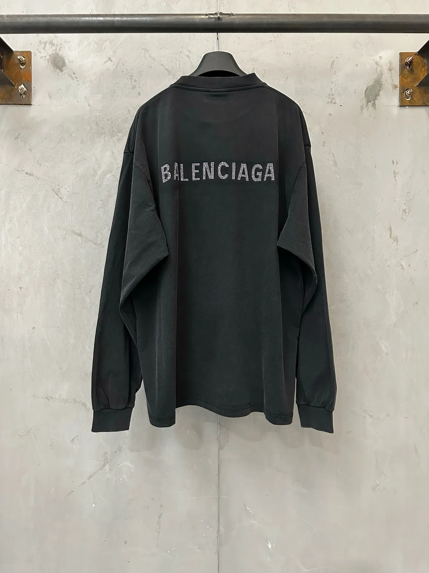 Rhinestone Logo Long-Sleeve T-Shirt D23023154 — view 2