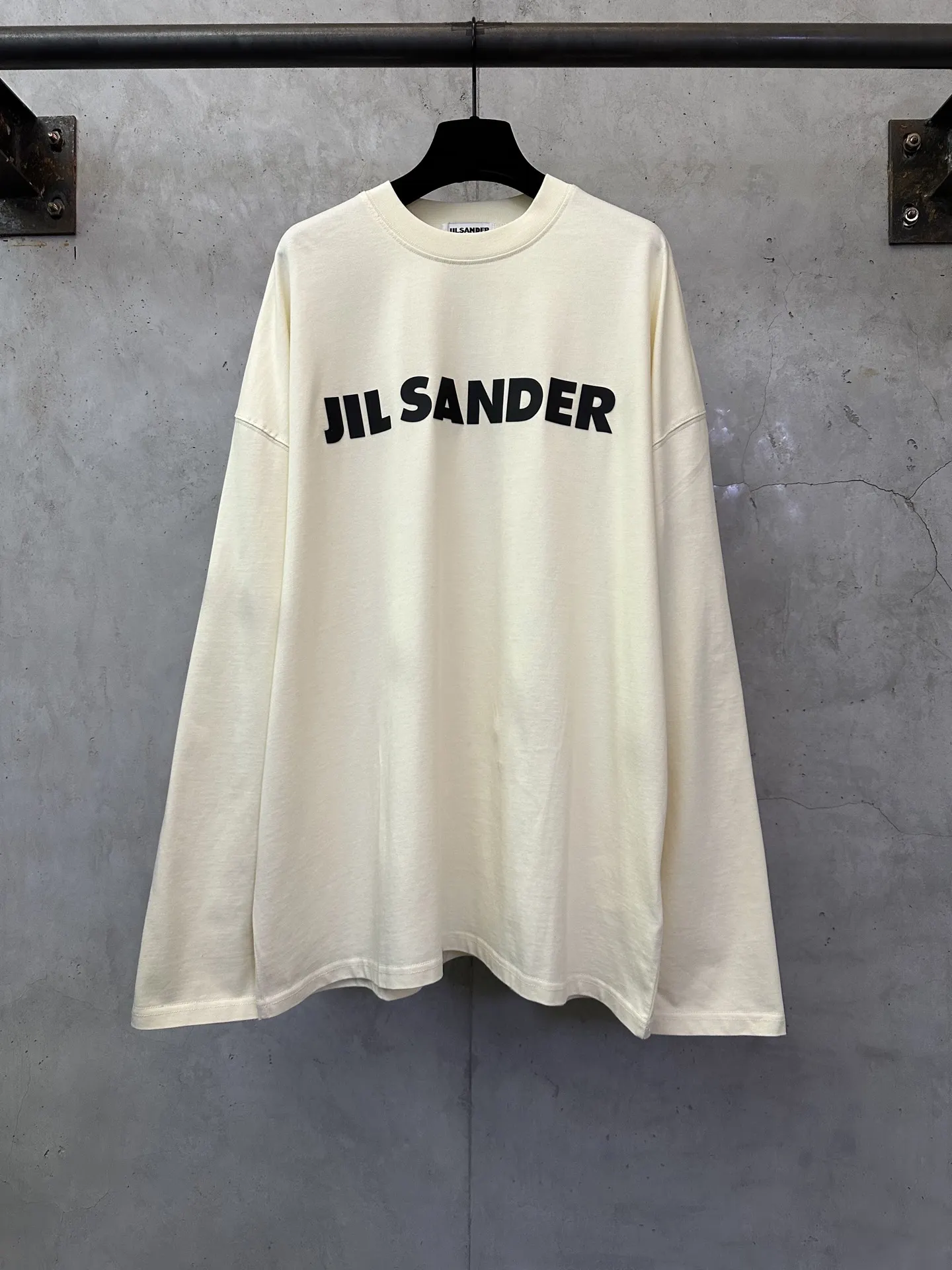 Logo Print Heavyweight Cotton Long-Sleeve T-Shirt D23020466
