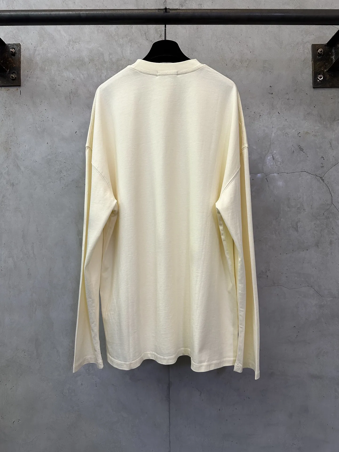 Logo Print Heavyweight Cotton Long-Sleeve T-Shirt D23020466 — view 2