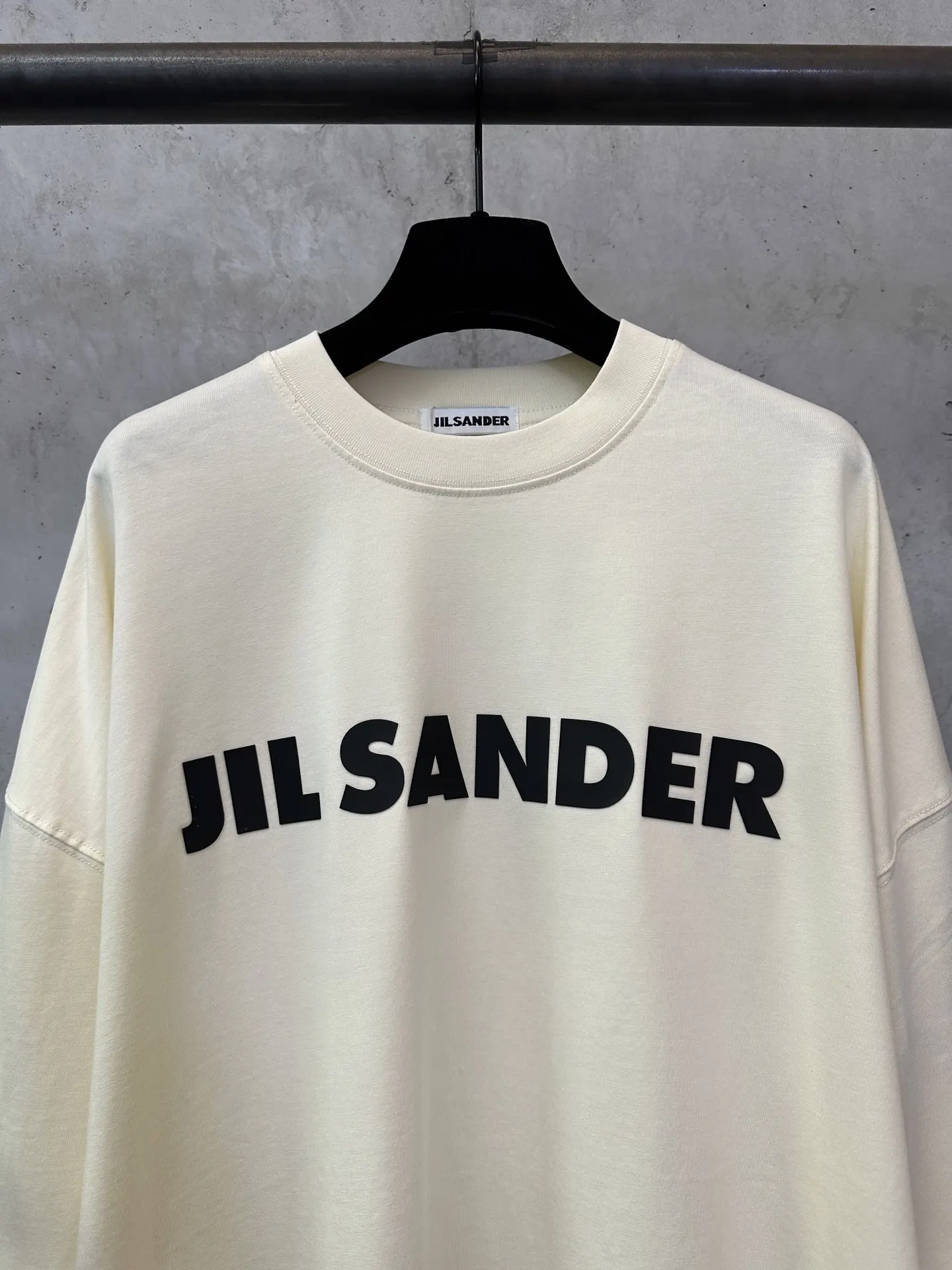 Logo Print Heavyweight Cotton Long-Sleeve T-Shirt D23020466 — view 3