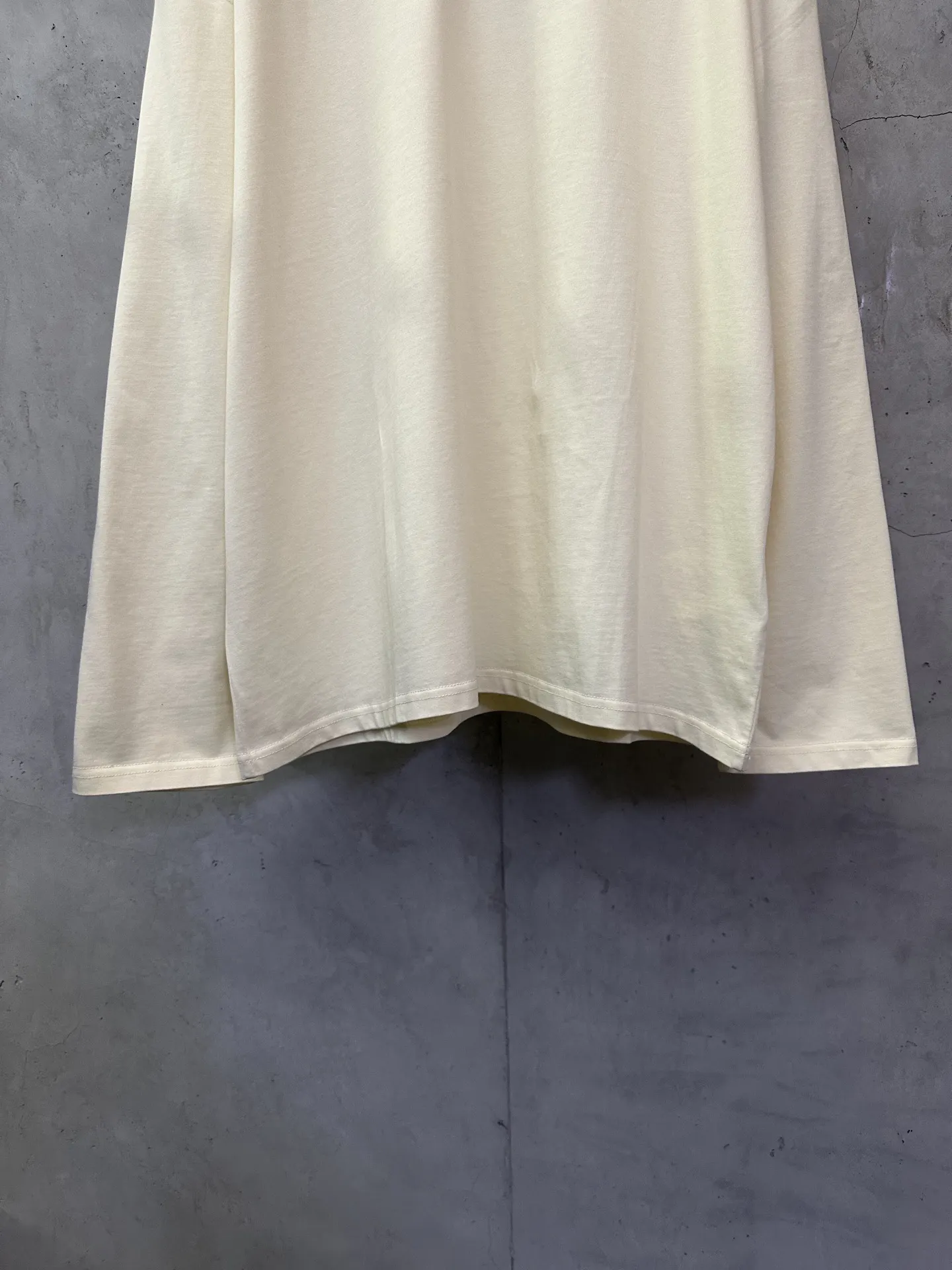 Logo Print Heavyweight Cotton Long-Sleeve T-Shirt D23020466 — view 4