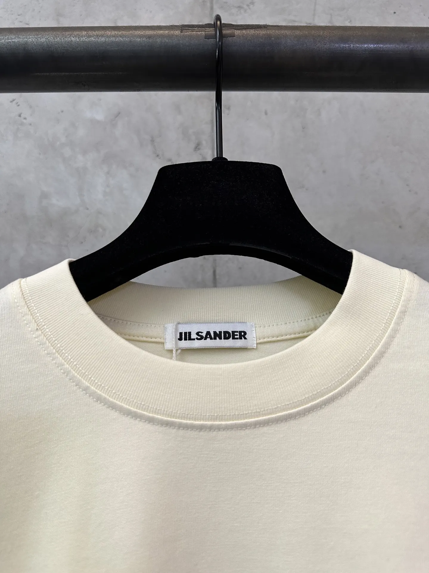 Logo Print Heavyweight Cotton Long-Sleeve T-Shirt D23020466 — view 7