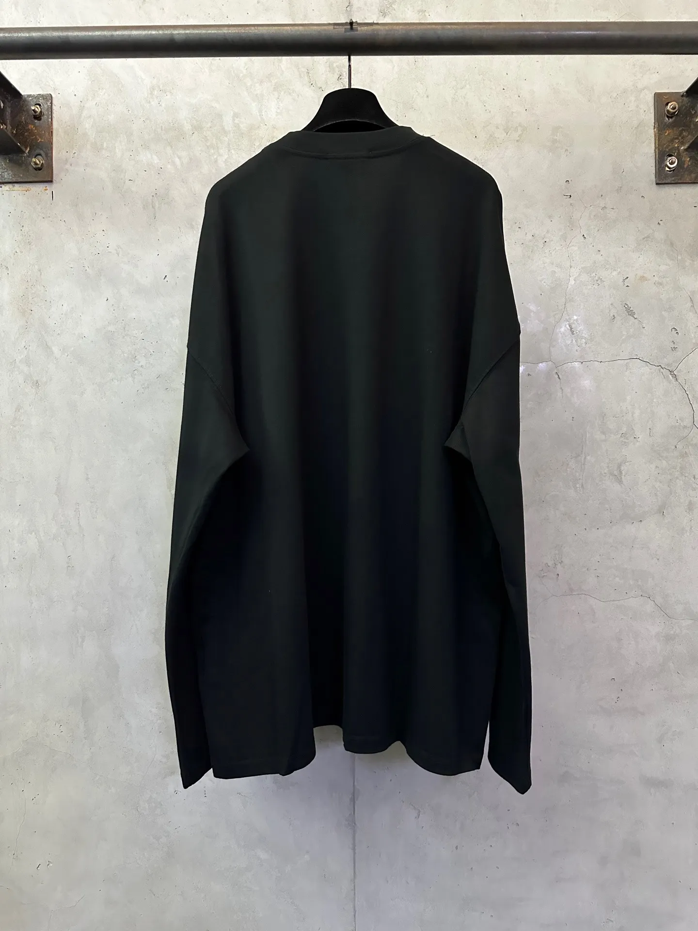 Logo Print Long-Sleeve Cotton T-Shirt D23020464 — view 2