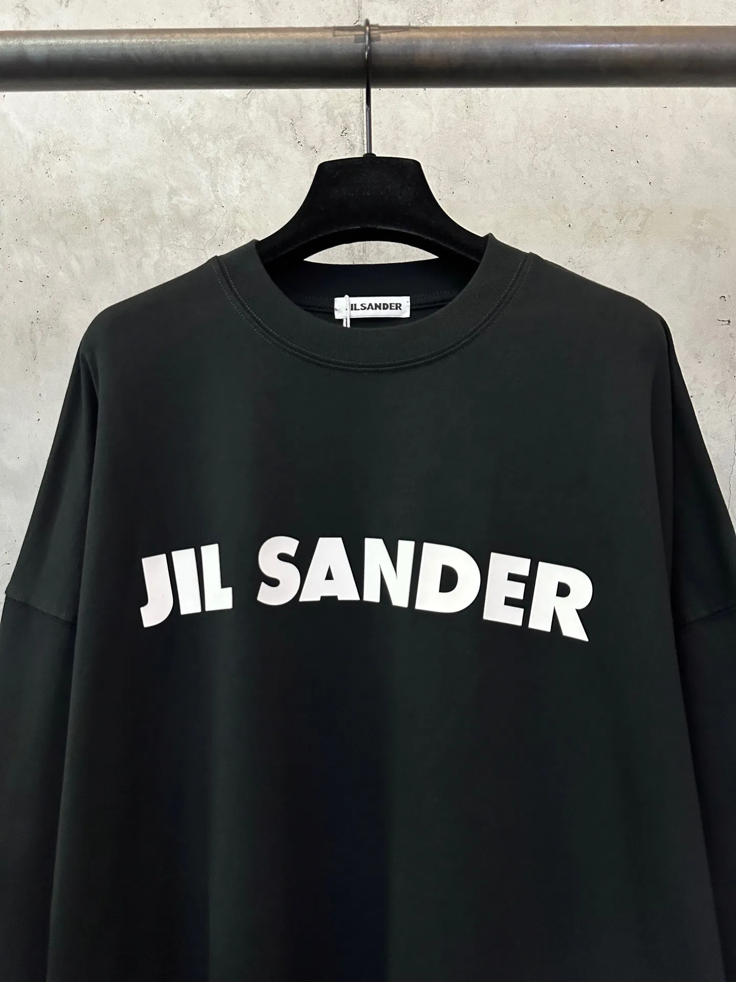 Logo Print Long-Sleeve Cotton T-Shirt D23020464 — view 3