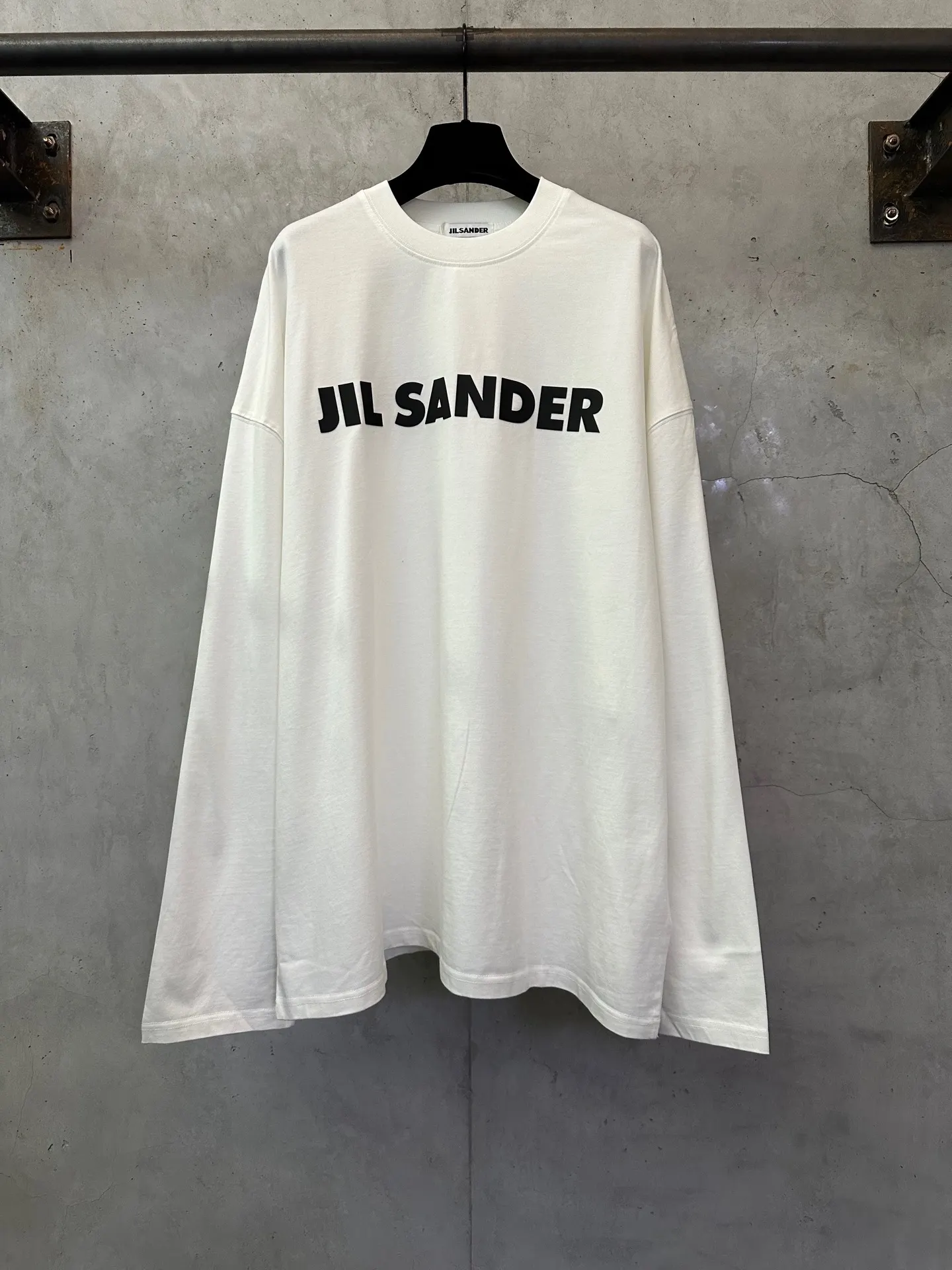 Logo Print Heavyweight Cotton Long-Sleeve T-Shirt D23020463