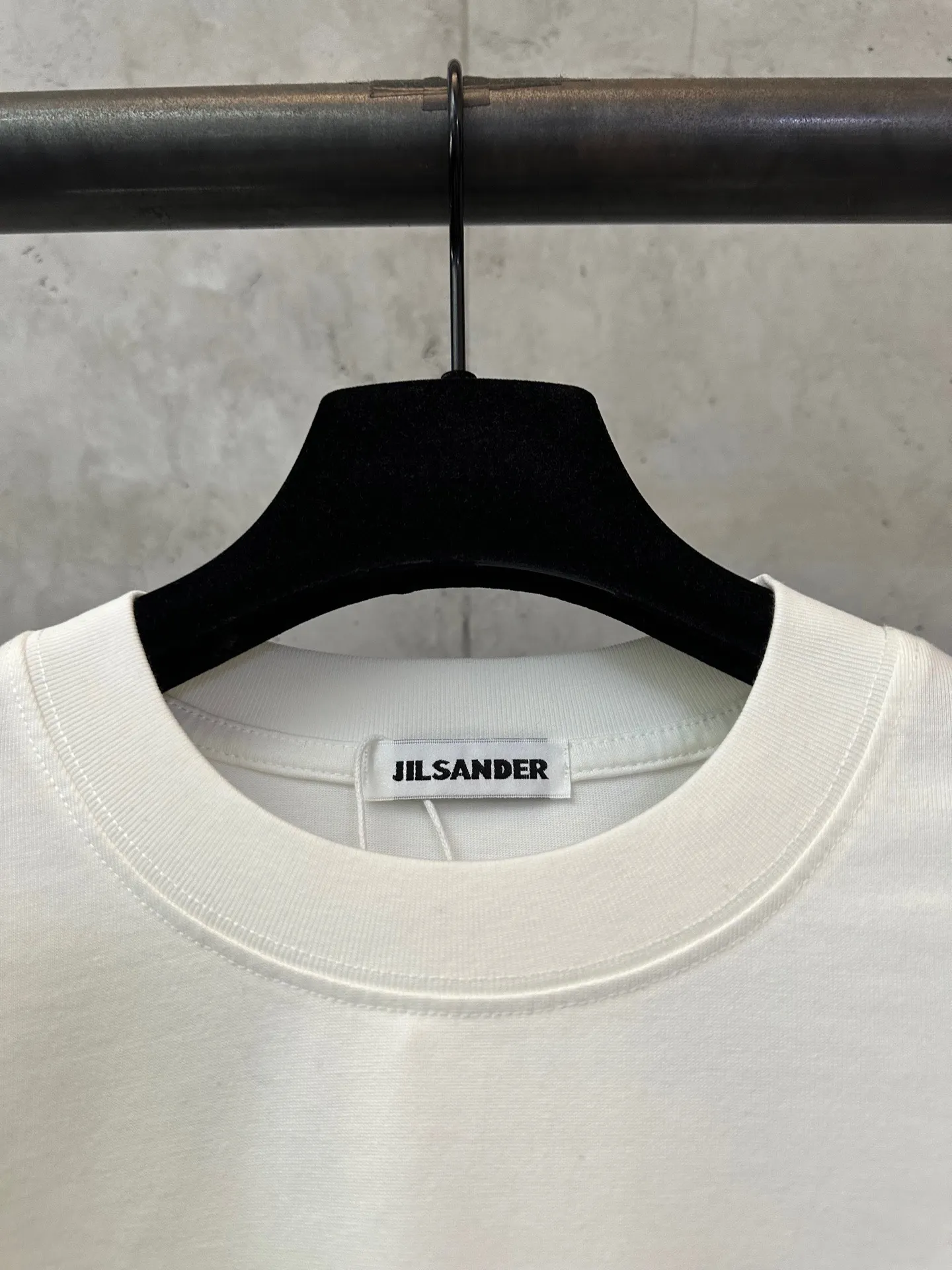 Logo Print Heavyweight Cotton Long-Sleeve T-Shirt D23020463 — view 7
