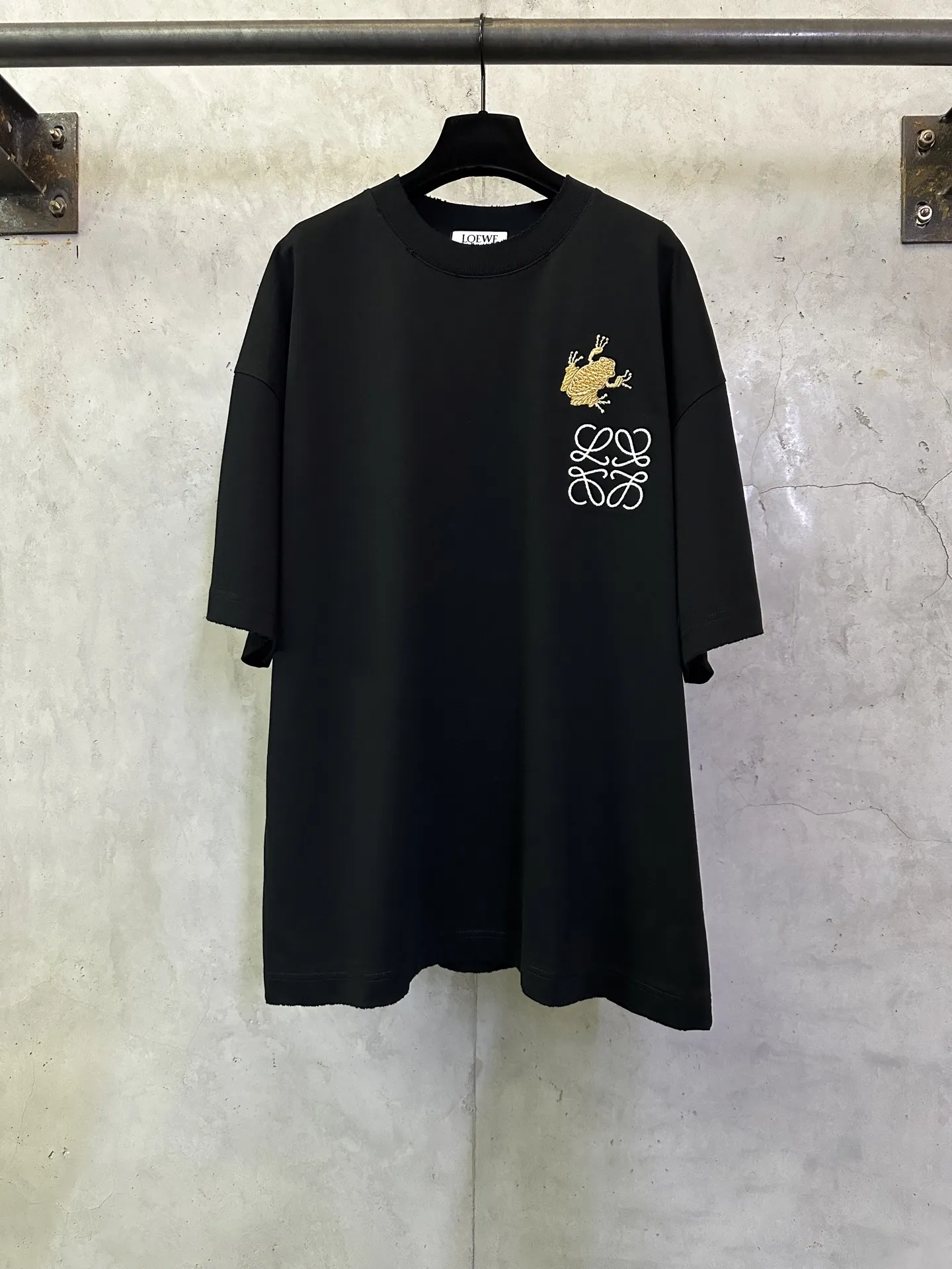 Anagram and Frog Embroidered Cotton T-Shirt D23012423