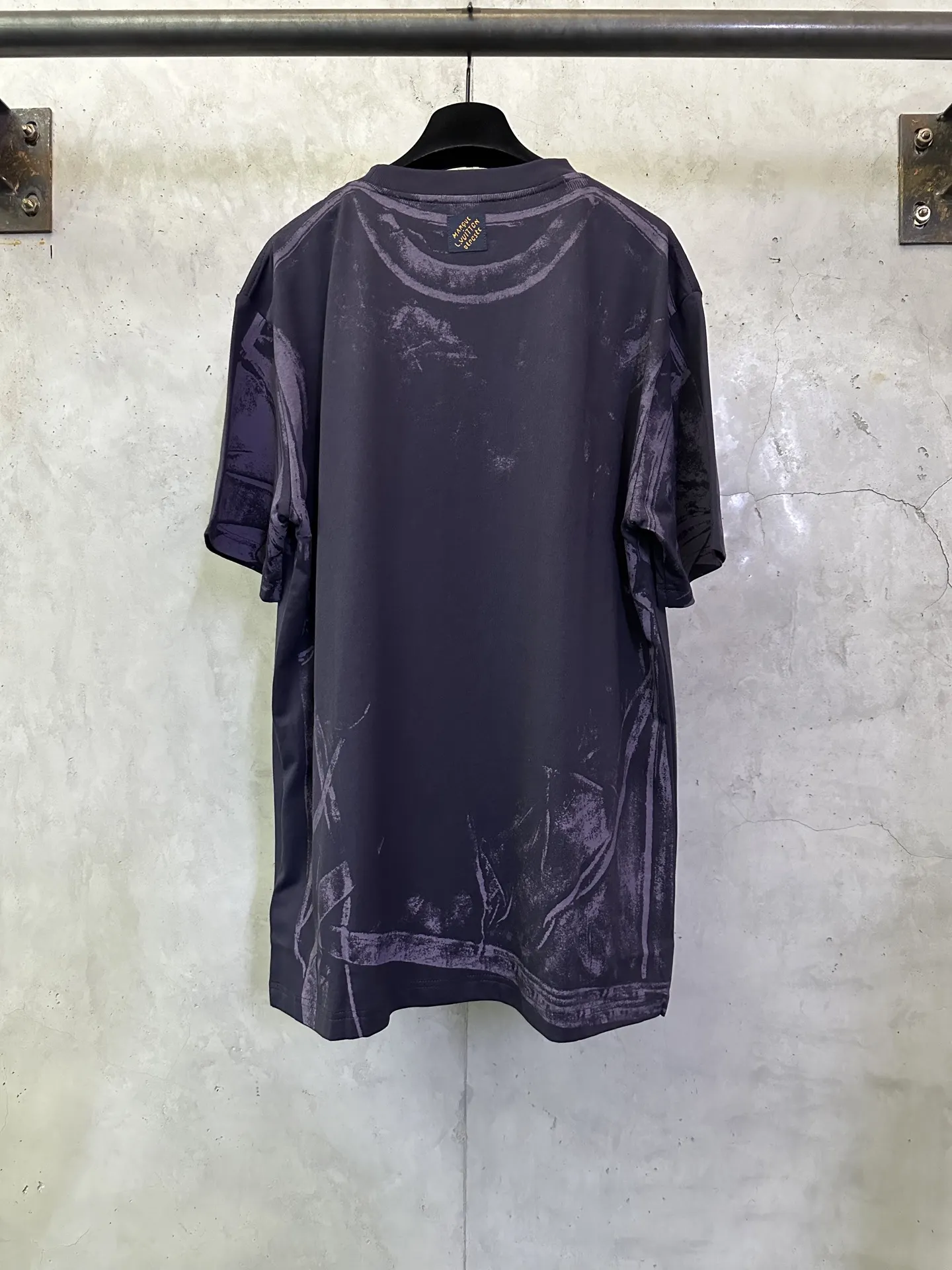 Logo Graffiti Illusion Print Cotton T-Shirt D23012491 — view 2