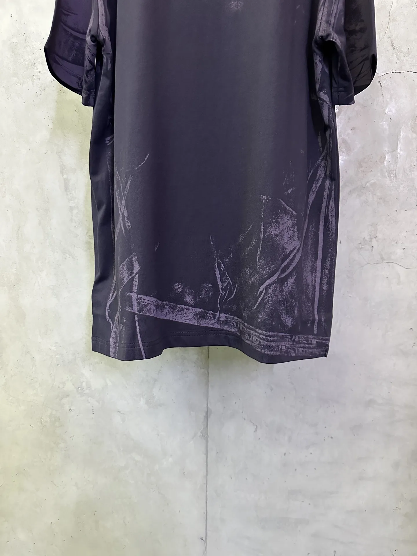 Logo Graffiti Illusion Print Cotton T-Shirt D23012491 — view 6