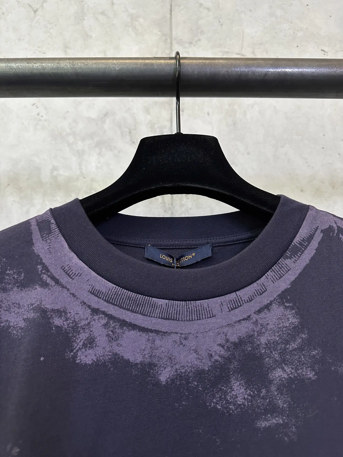 Logo Graffiti Illusion Print Cotton T-Shirt D23012491 — view 7