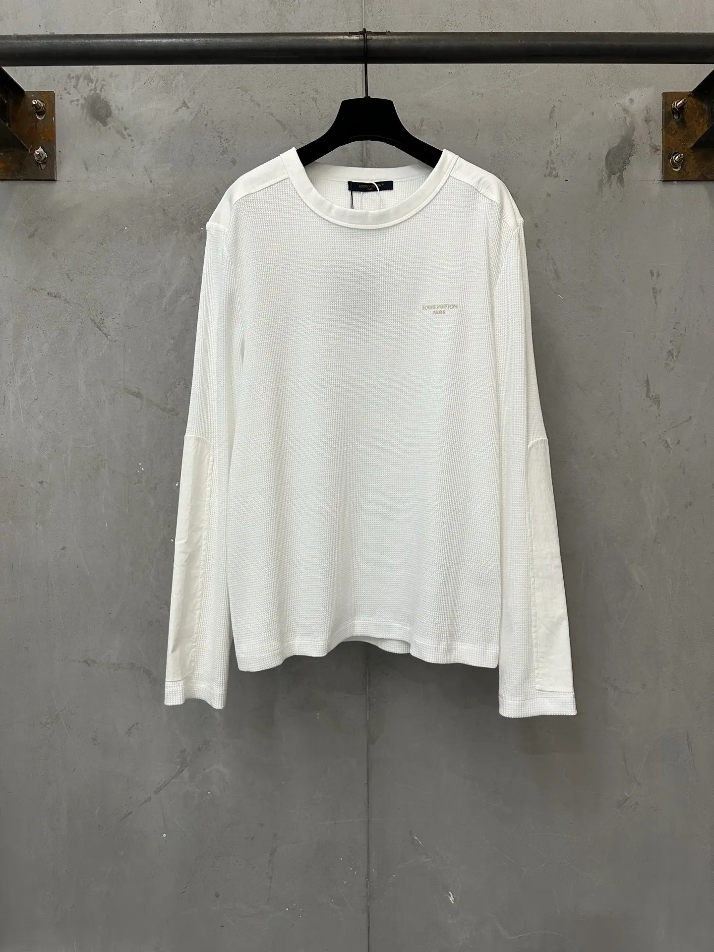 Embroidered Logo Waffle-Knit Long-Sleeve T-Shirt D23022253