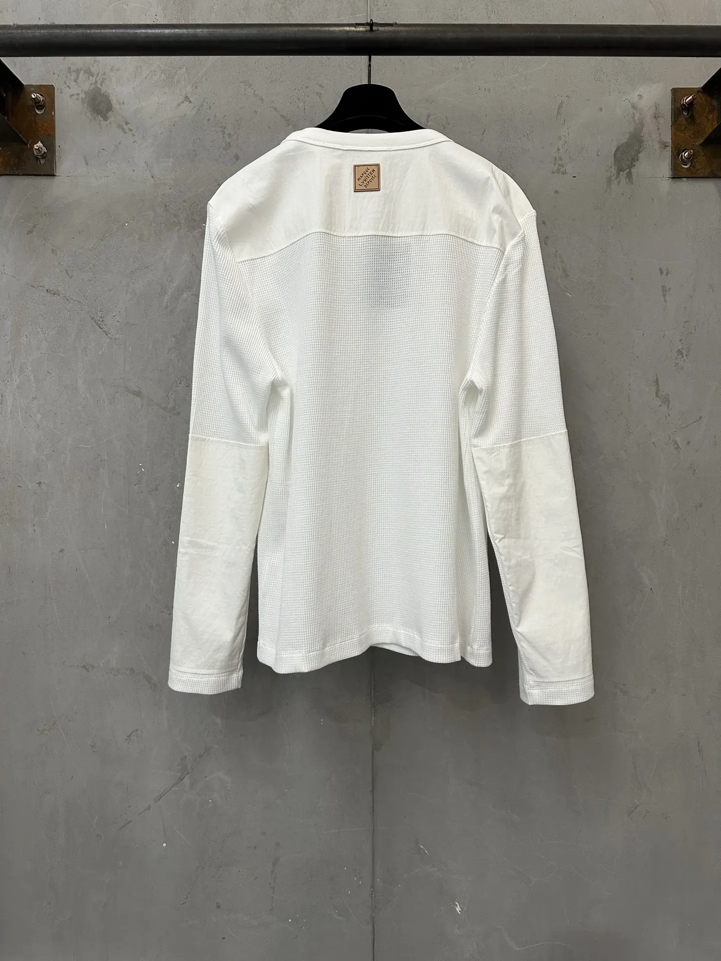 Embroidered Logo Waffle-Knit Long-Sleeve T-Shirt D23022253 — view 2