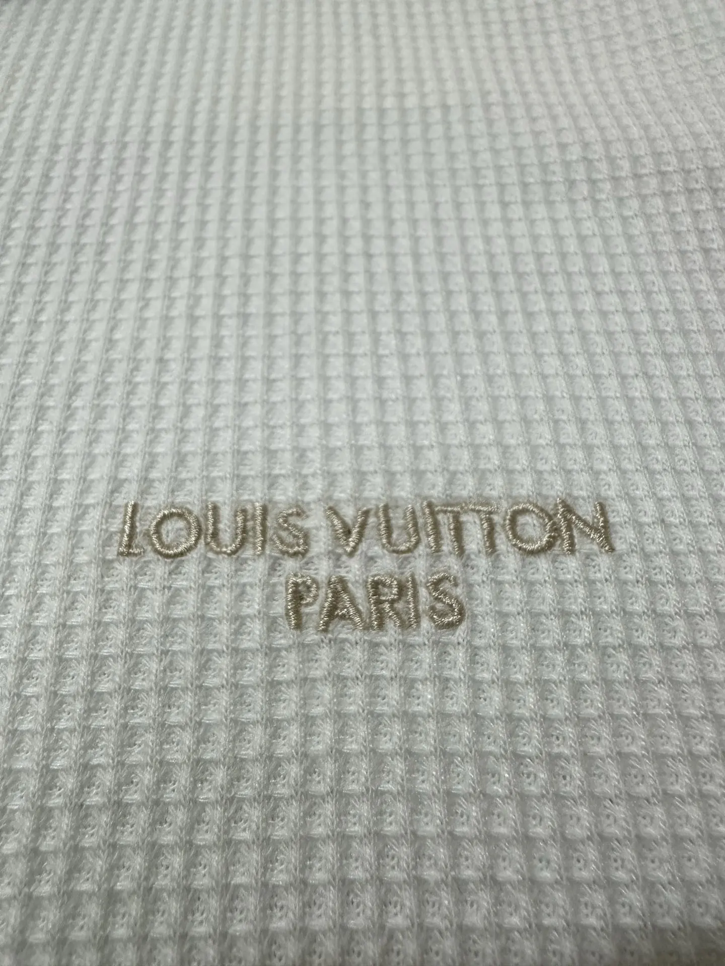 Embroidered Logo Waffle-Knit Long-Sleeve T-Shirt D23022253 — view 7
