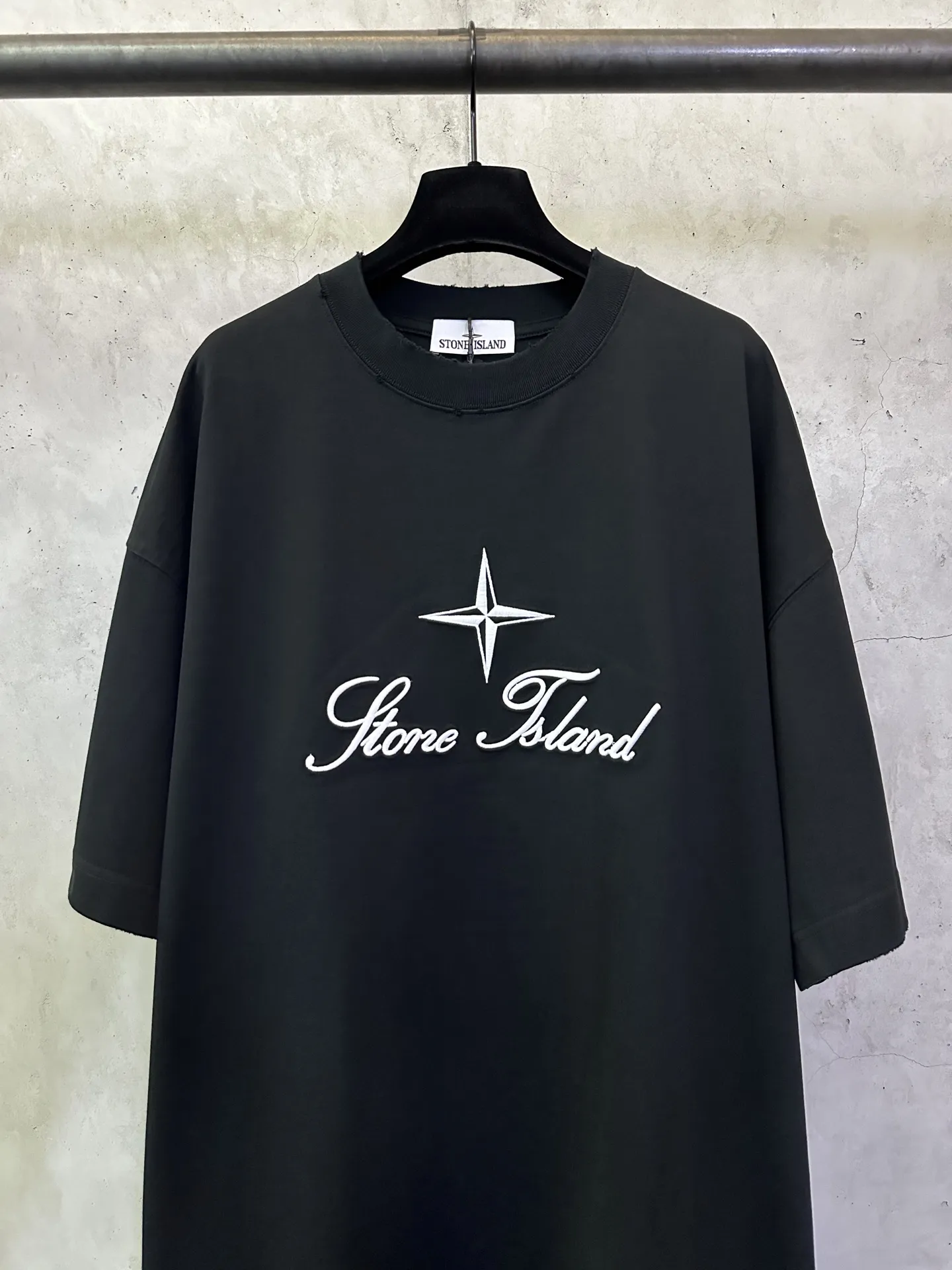 Embroidered Logo Heavyweight Cotton T-Shirt D23012418 — view 3