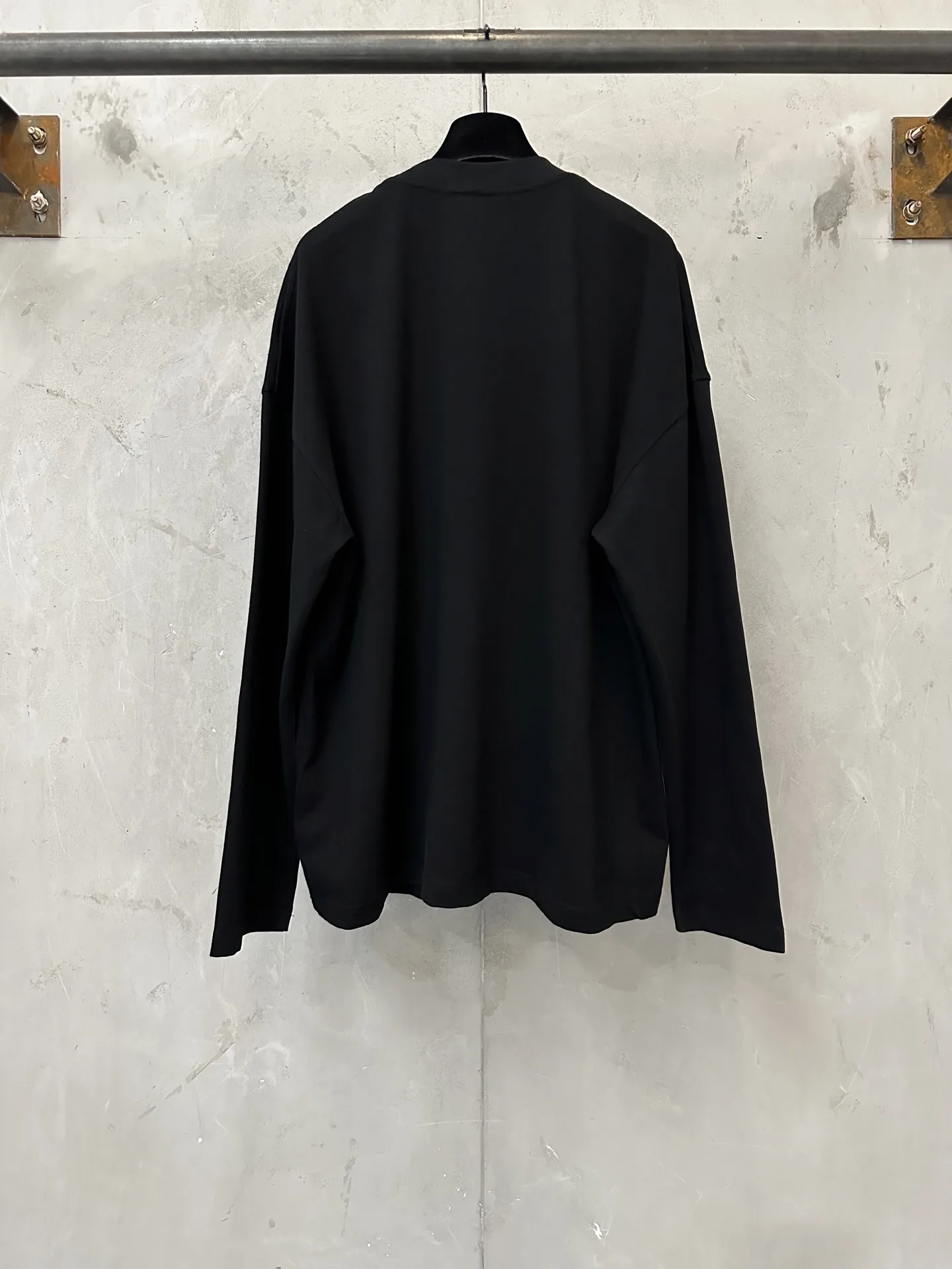 Oversized Embroidered Logo Long-Sleeve T-Shirt D23023126 — view 2