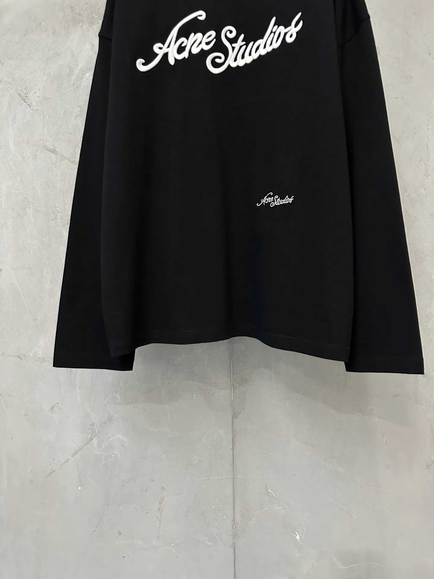 Oversized Embroidered Logo Long-Sleeve T-Shirt D23023126 — view 4