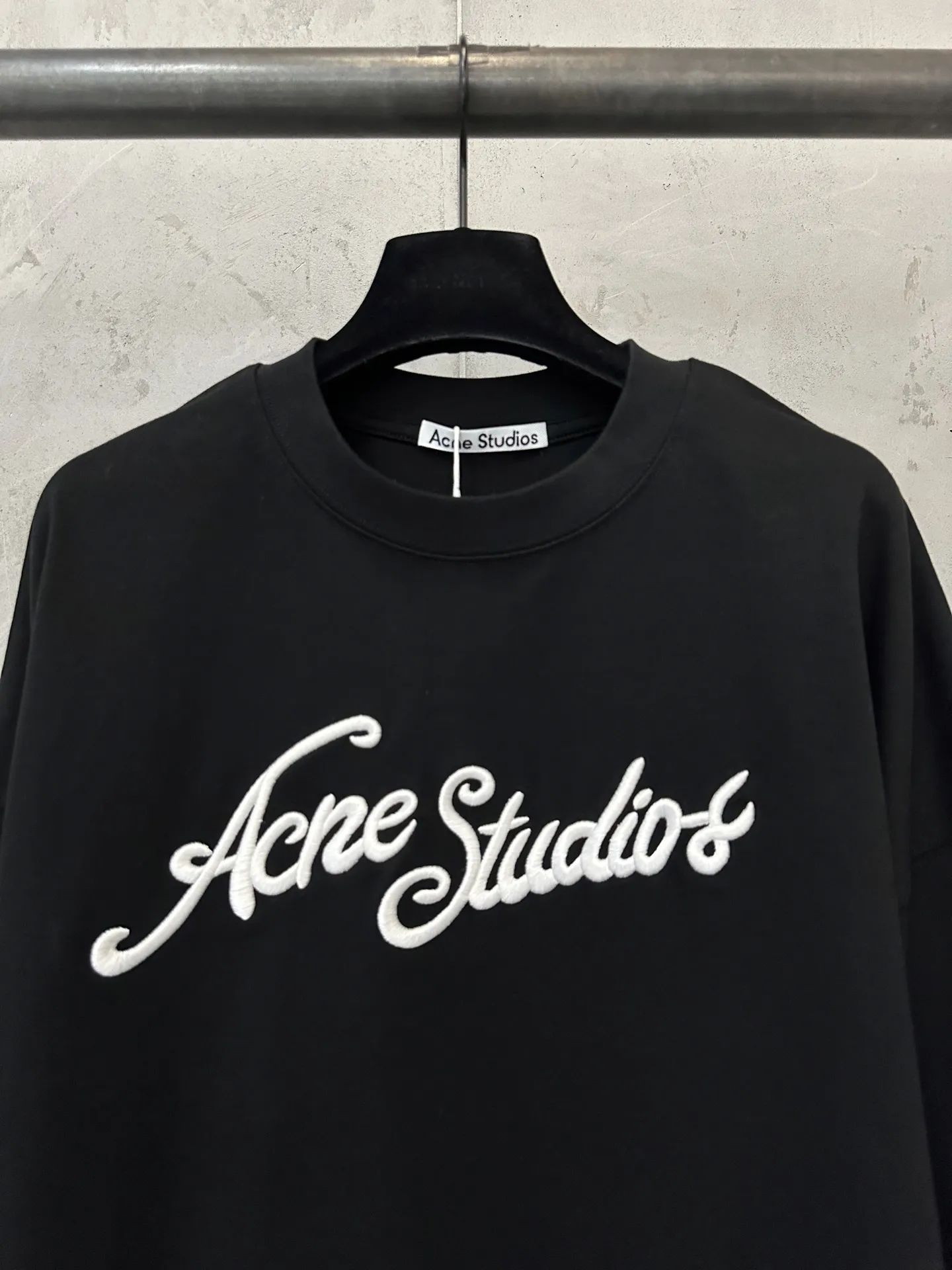 Oversized Embroidered Logo Long-Sleeve T-Shirt D23023126 — view 5
