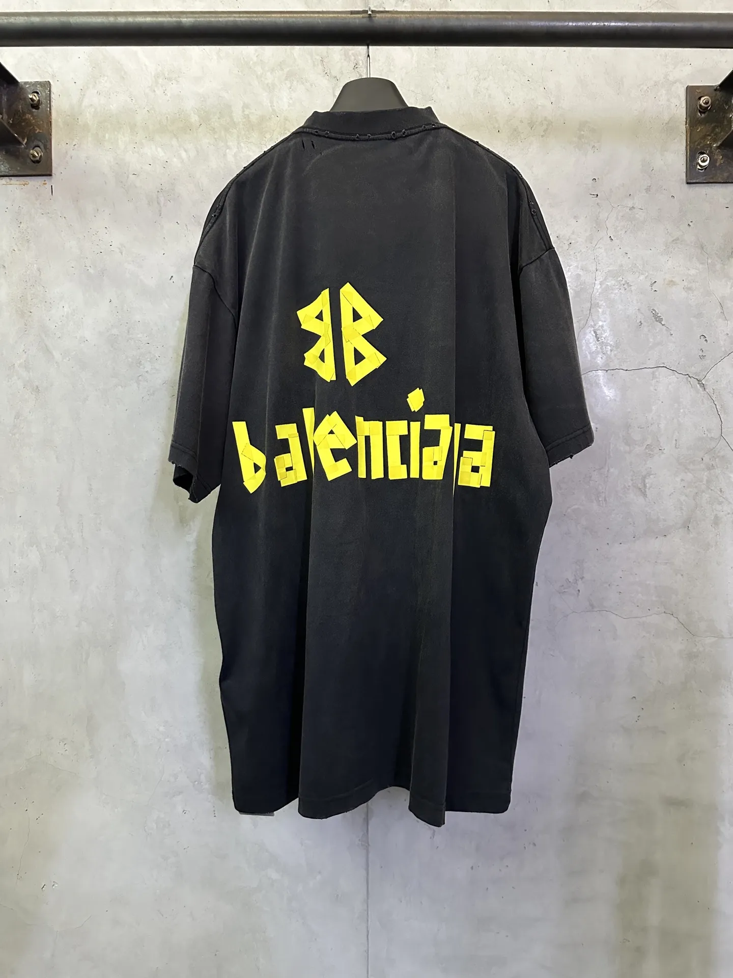 Gaffer Tape Logo Oversized T-Shirt D23012333 — view 2