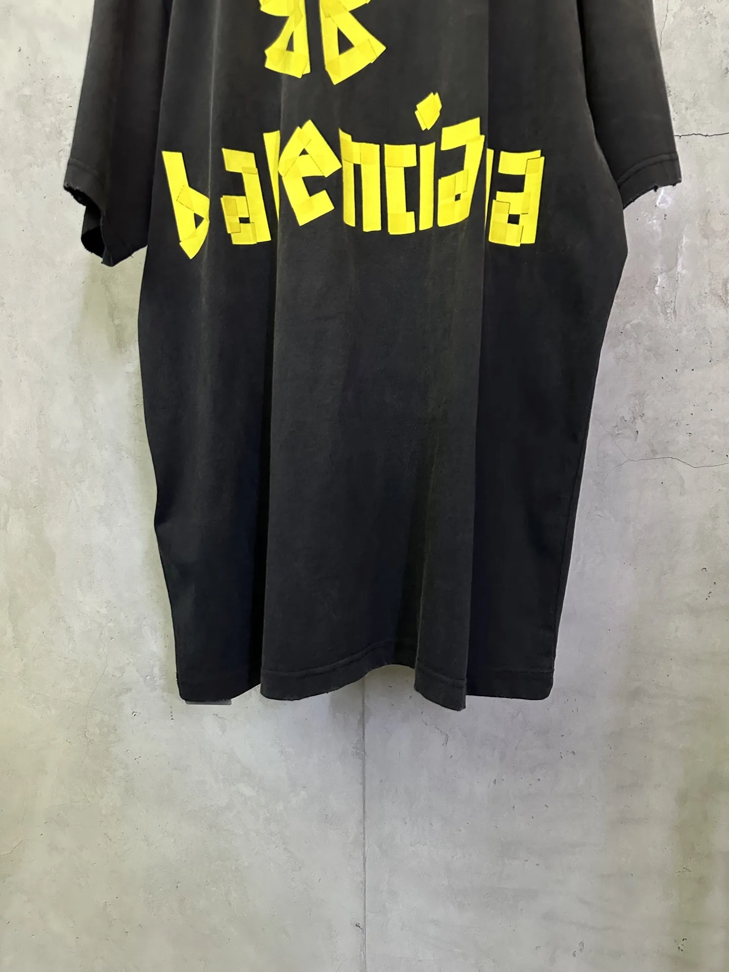 Gaffer Tape Logo Oversized T-Shirt D23012333 — view 6