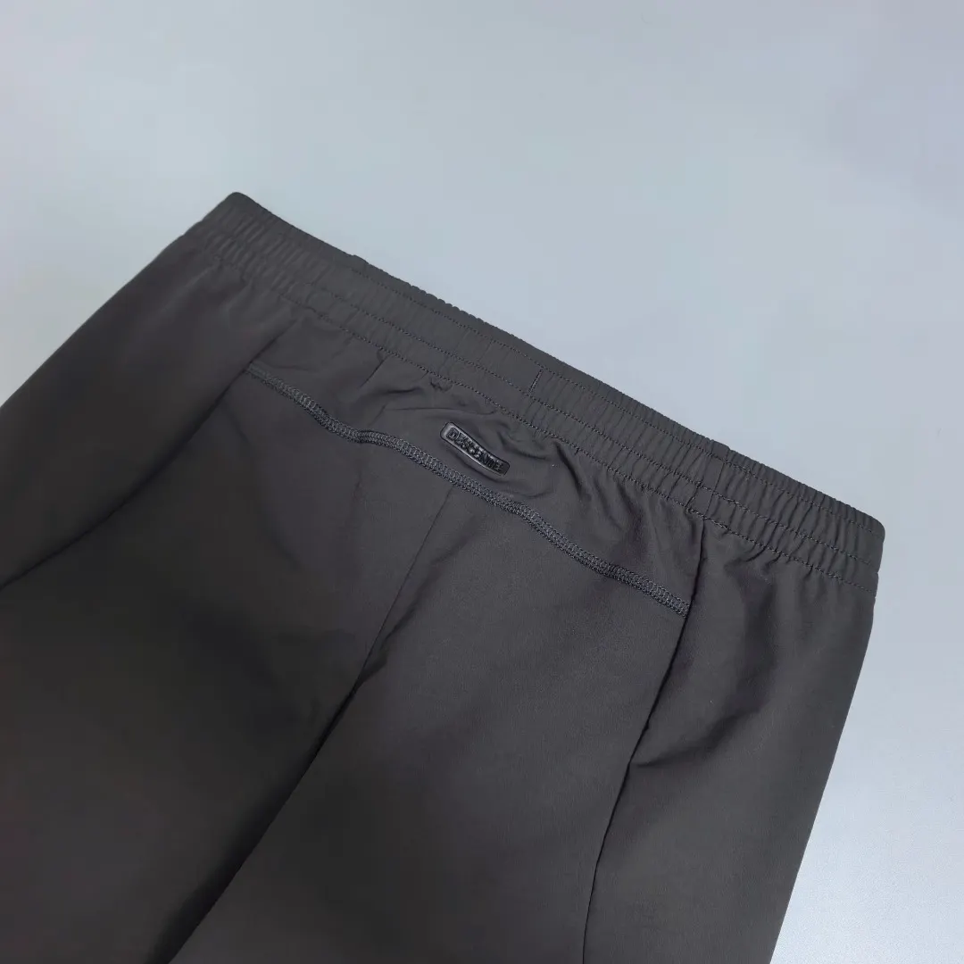 Descente CARAT Moisture-Wicking Training Trousers D23018976 — view 7