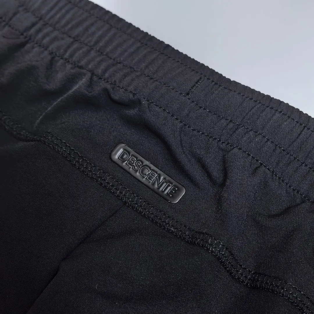 Descente Carat Moisture-Wicking Training Trousers D23018977 — view 8