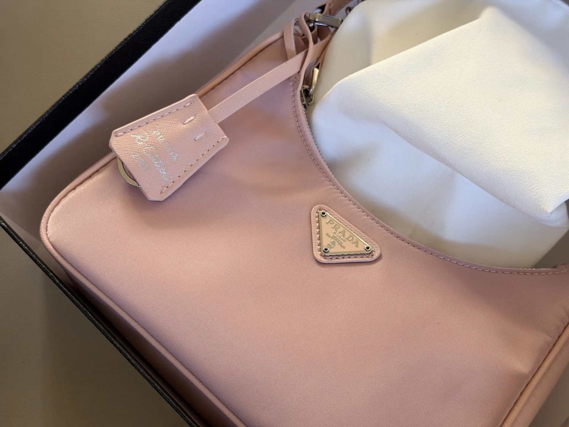 Re-Edition 2005 Nylon Shoulder Bag D23018120 — view 2