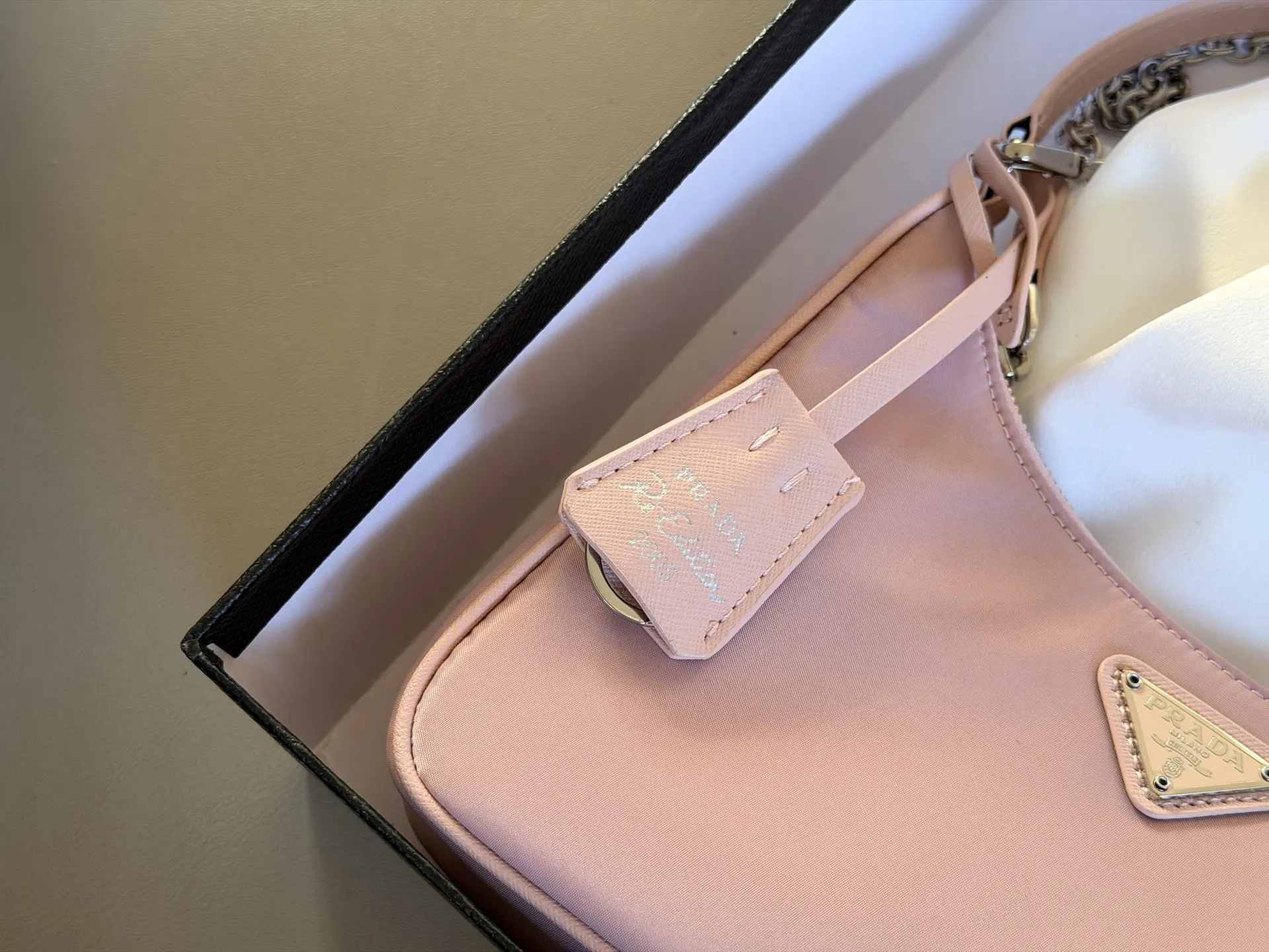 Re-Edition 2005 Nylon Shoulder Bag D23018120 — view 3