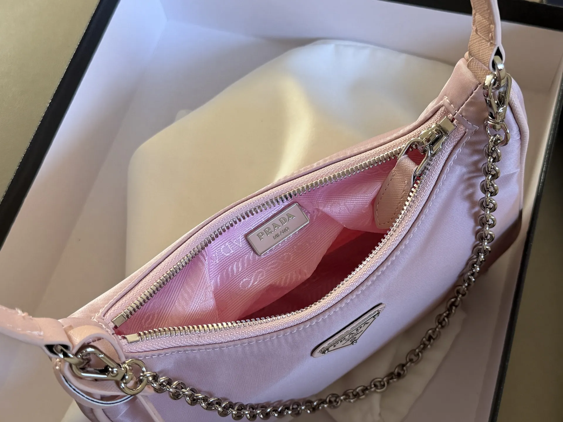 Re-Edition 2005 Nylon Shoulder Bag D23018120 — view 7