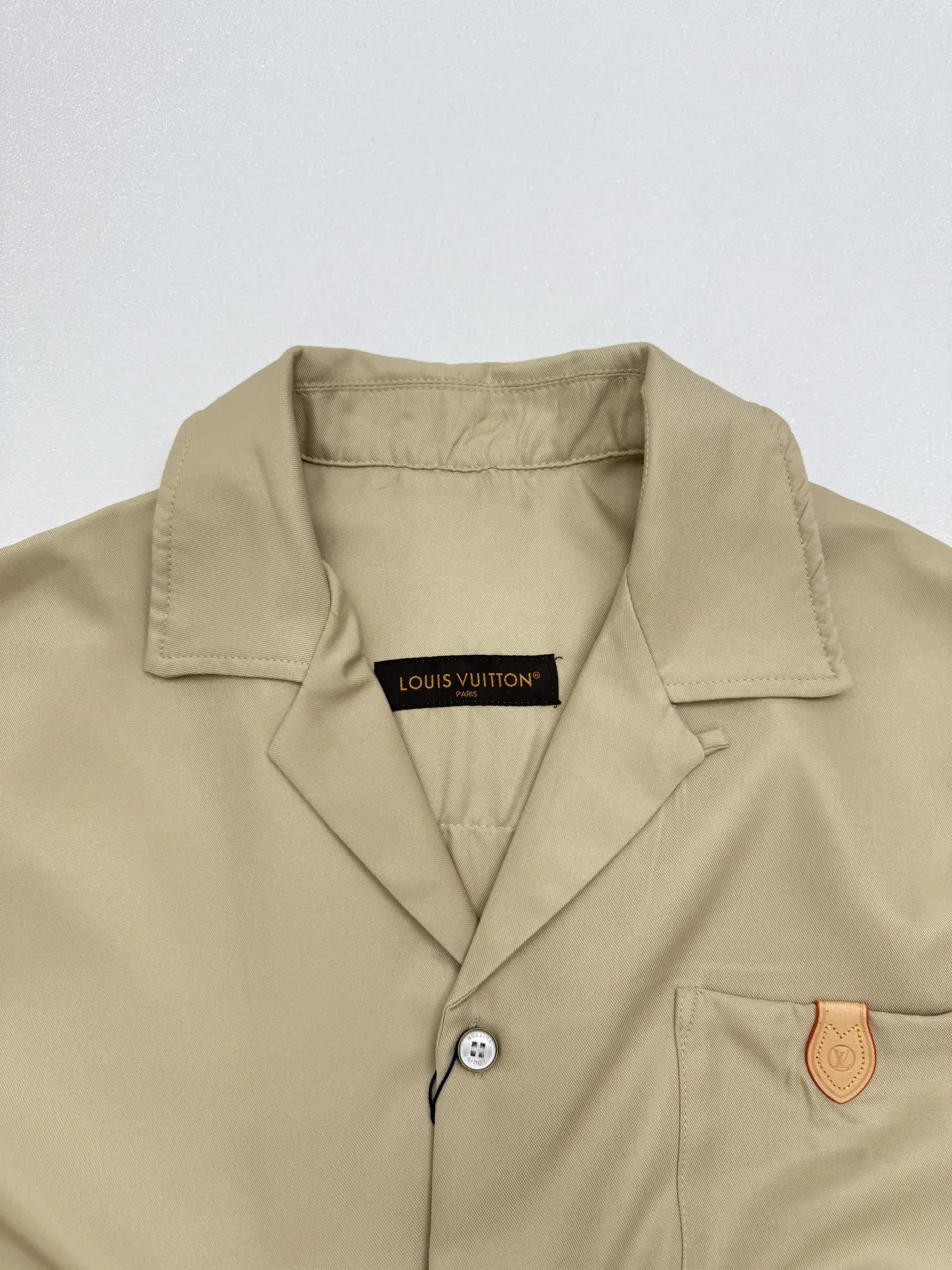 Logo-Appliqué Short-Sleeve Camp-Collar Shirt D23513837 — view 3