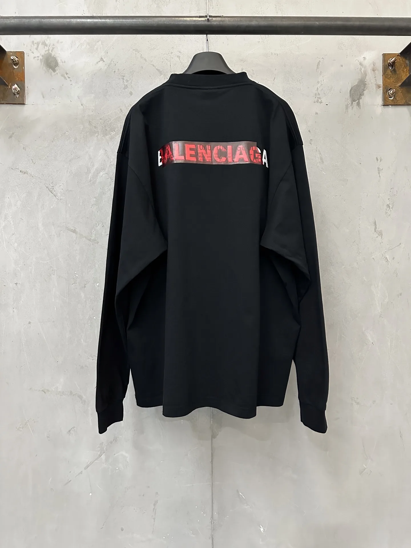 Tape Logo Embroidered Long-Sleeve T-Shirt D23522219 — view 2