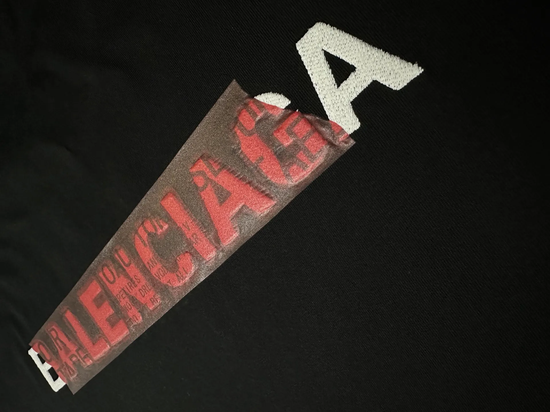Tape Logo Embroidered Long-Sleeve T-Shirt D23522219 — view 8
