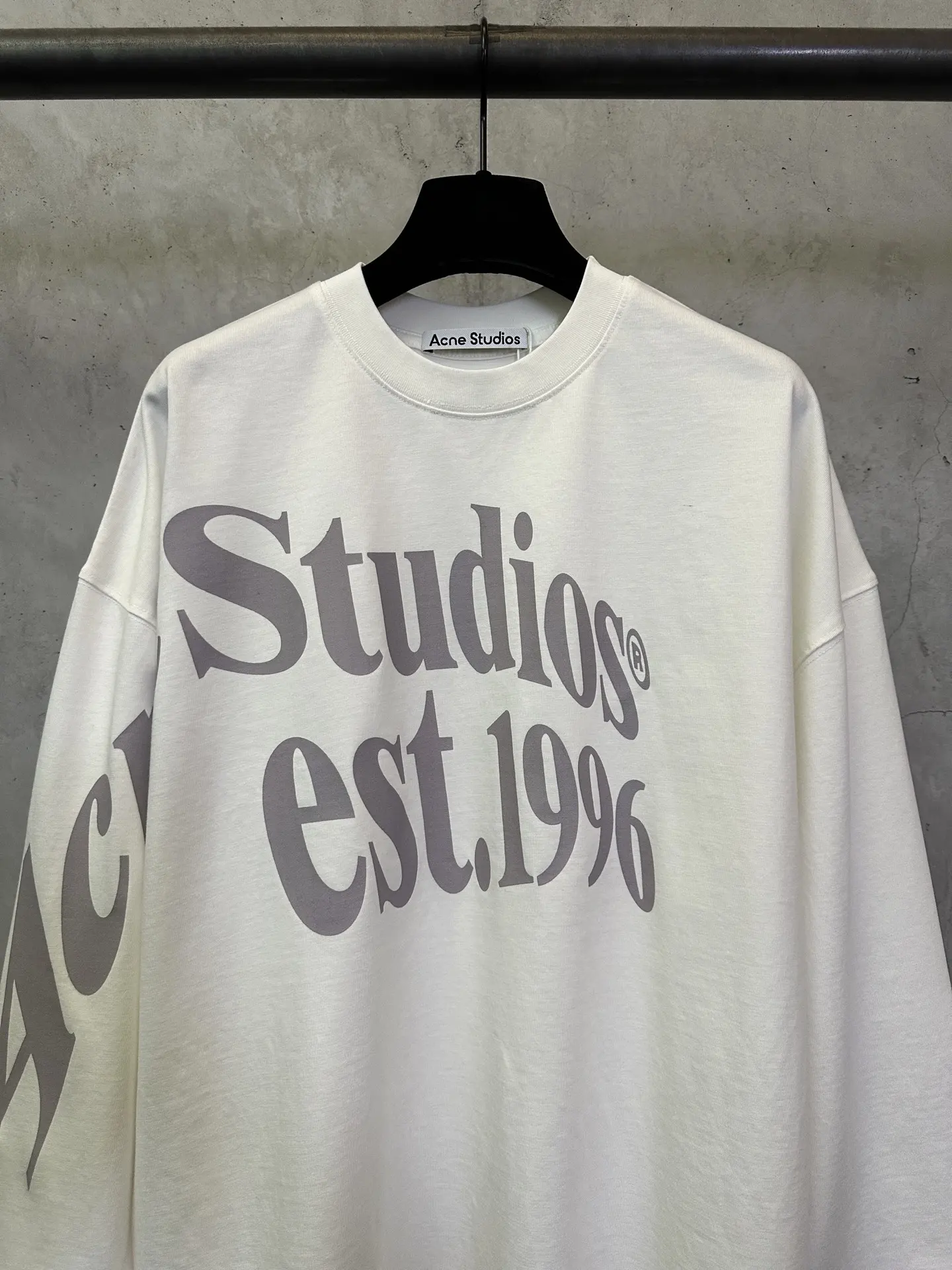 Logo Print Long-Sleeve Cotton T-Shirt D24012393 — view 3