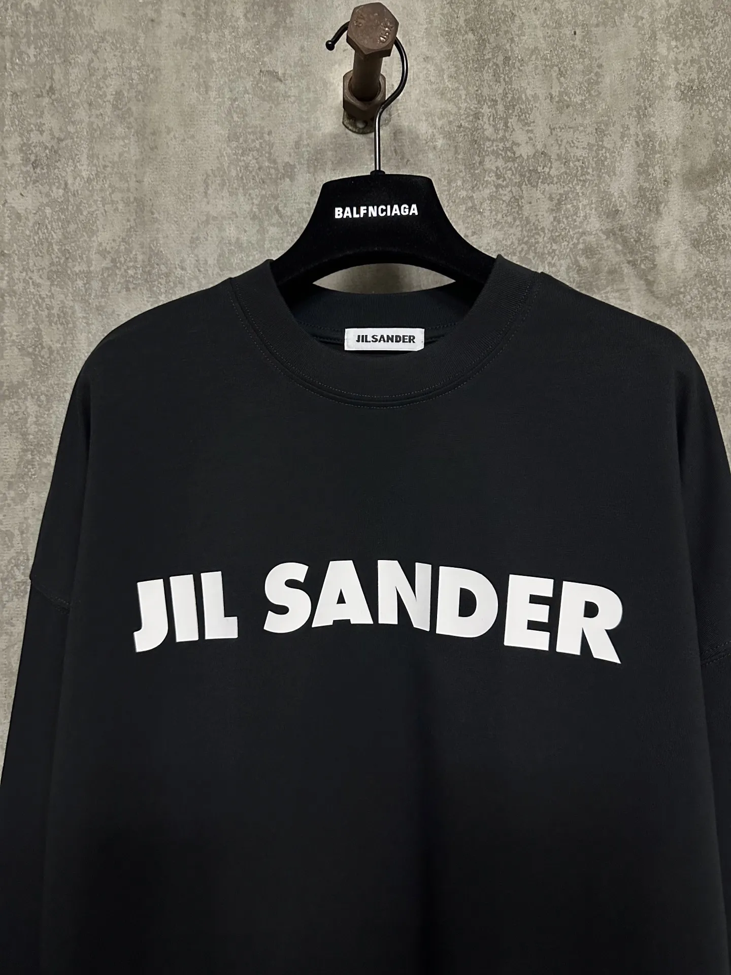 Logo Print Heavyweight Cotton Long-Sleeve T-Shirt D24015321 — view 3